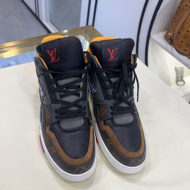 Louis Vuitton Louis Vuitton Stylish Low-Top Sneakers for Men -2508 Size US 9.5 / EU 42-43 - 9 Thumbnail