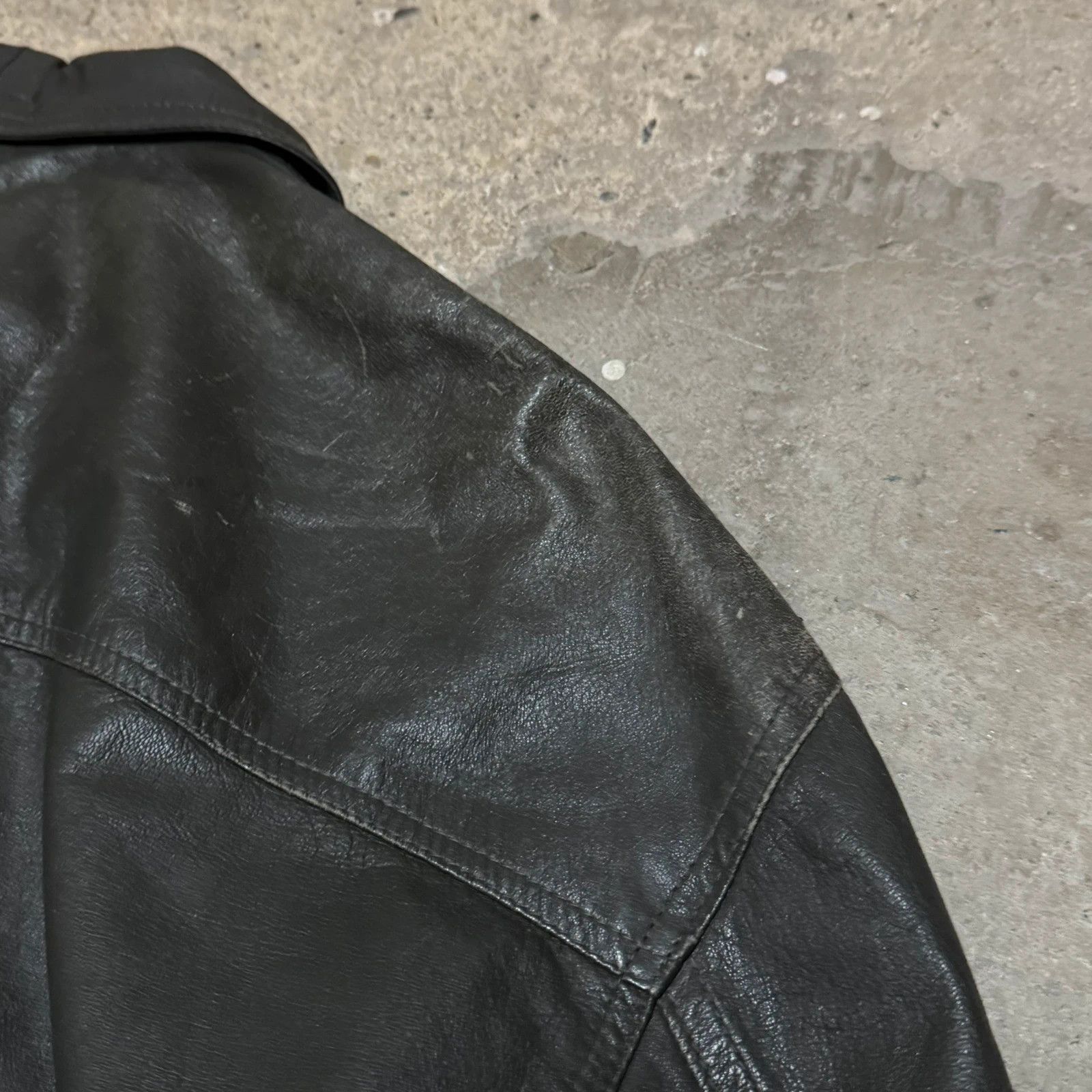 Giorgio Armani Vintage 90s Giorgio Armani high neck leather bomber jacket Size US L / EU 52-54 / 3 - 8 Thumbnail