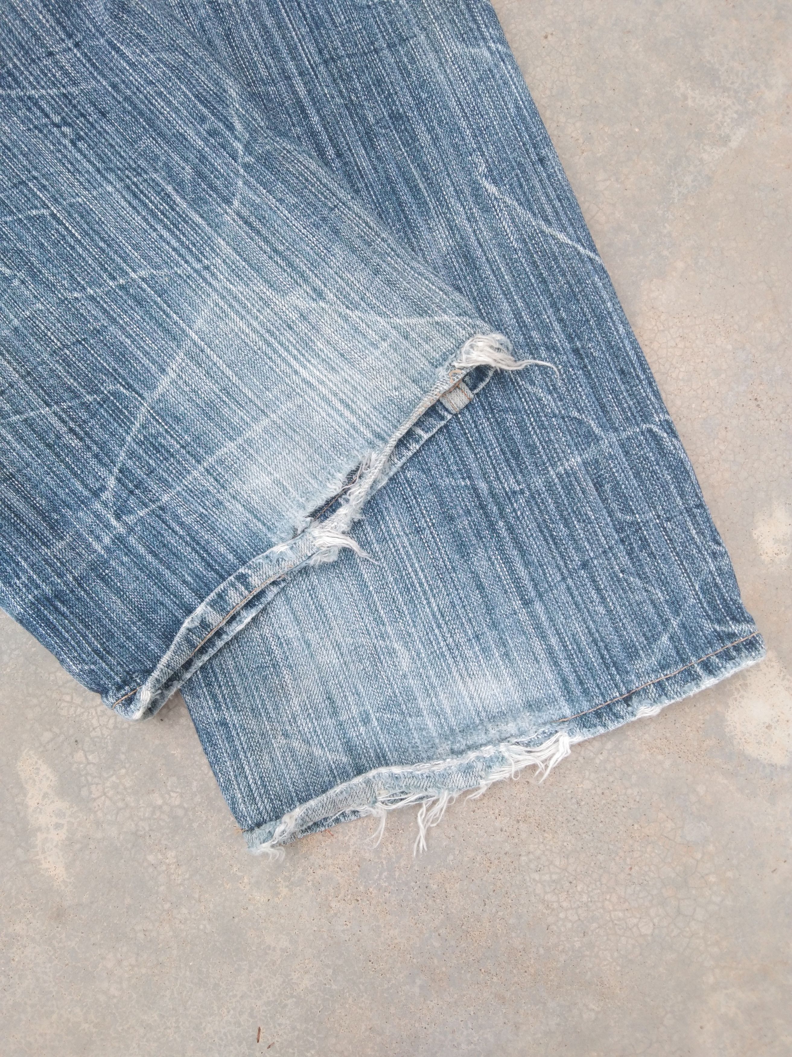 Mossimo Vintage Mossimo Straight Leg Faded Distressed Jeans 33x34 Size US 33 - 4 Thumbnail