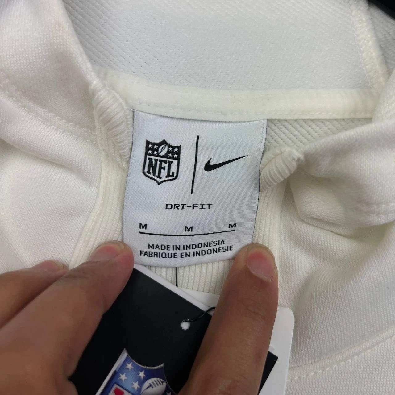 Nike Nike Dri-Fit Hoodie Women Seattle Seahawks NFL Pullover M Size M / US 6-8 / IT 42-44 - 4 Thumbnail