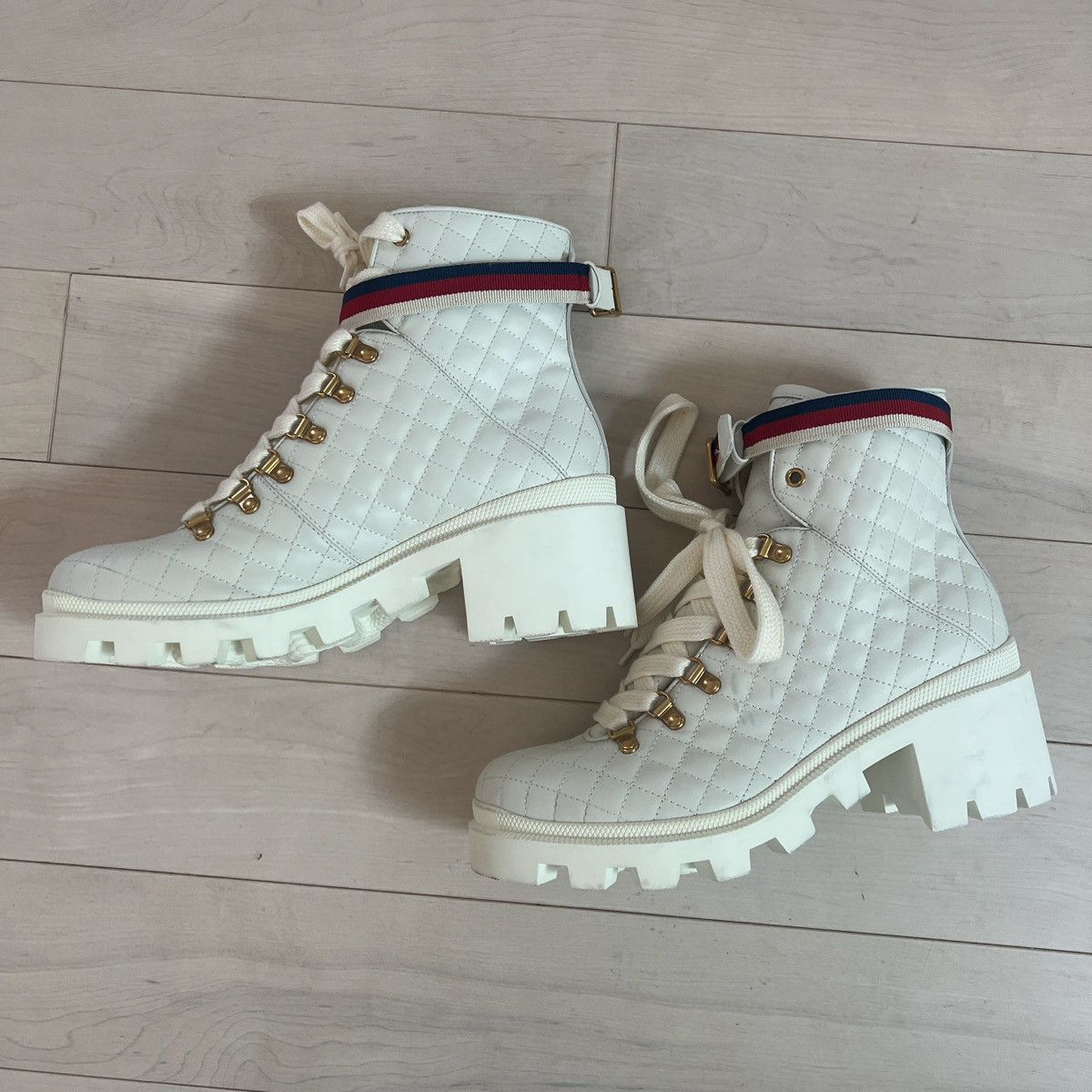 Gucci Woman’s White Gucci boots Size US 10 / IT 40 - 1 Thumbnail