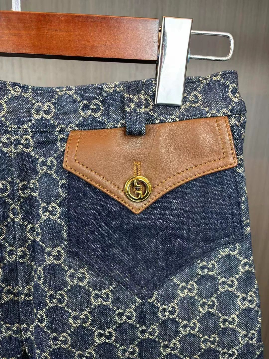 Gucci Gucci denim mini skirt, size 38 Size 26" / US 2 / IT 38 - 3 Thumbnail