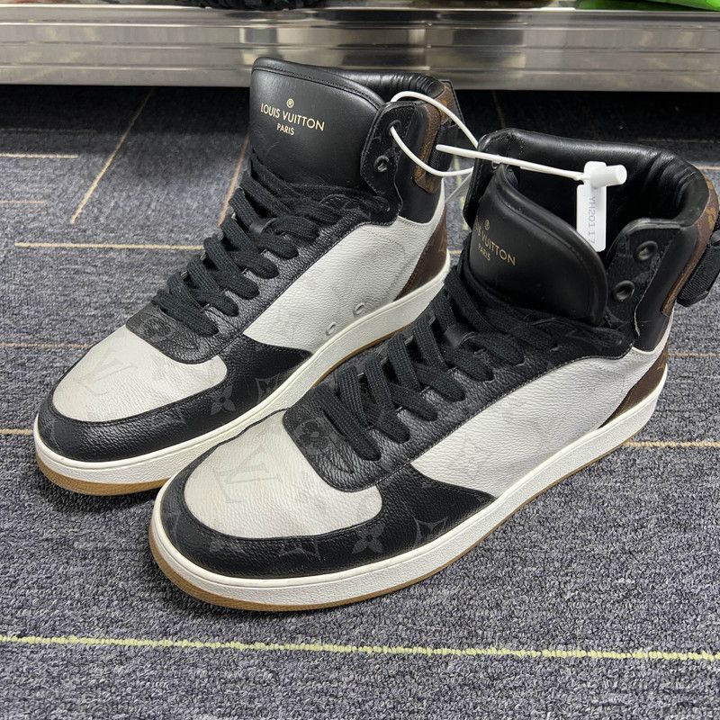 Louis Vuitton Louis Vuitton Rivoli Stylish High-Top Sneakers 0079 Size US 8 / EU 41 - 1 Thumbnail