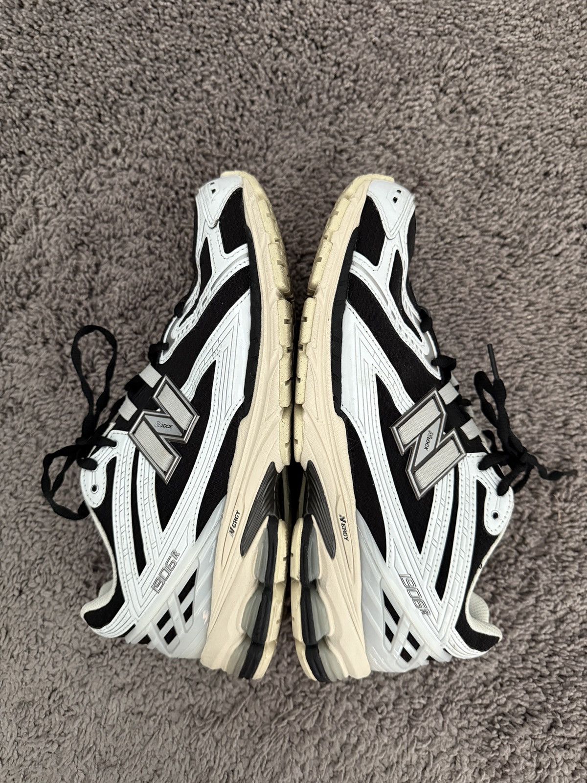 New Balance New Balance 1906R Black and White Size US 11 / EU 44 - 5 Thumbnail