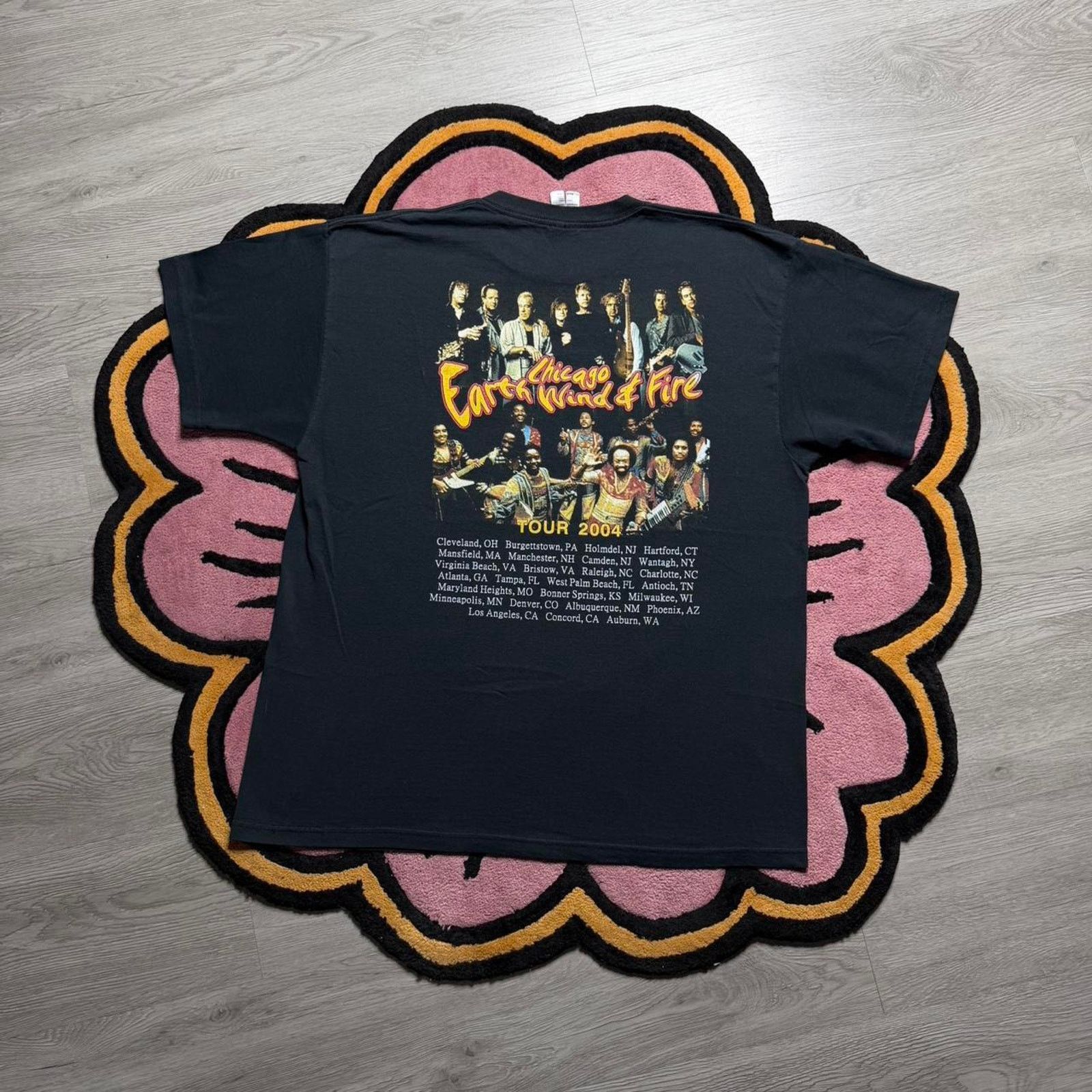 Band Tees × Vintage Vintage Y2K Chicago and Earth, Wind & Fire 2004 Tour T-shirt Size US XL / EU 56 / 4 - 6 Thumbnail