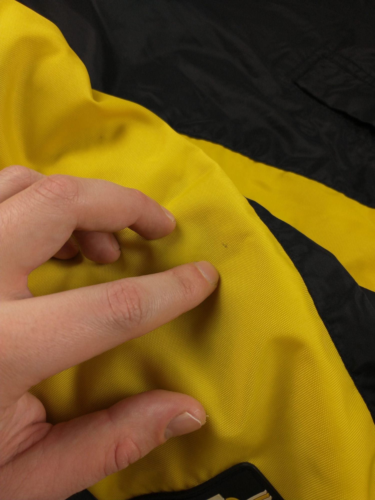 Nike Vintage 90s Nike Jacket Swoosh Black and Yellow Hooded Size US L / EU 52-54 / 3 - 16 Thumbnail