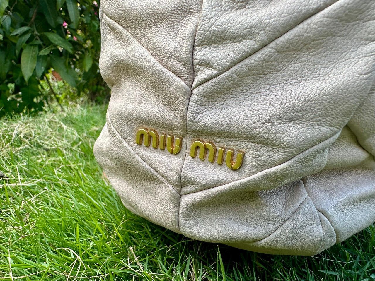 Miu Miu Authentic Miu Miu Quilted Chevron Leather Hobo Bag Size ONE SIZE - 5 Thumbnail