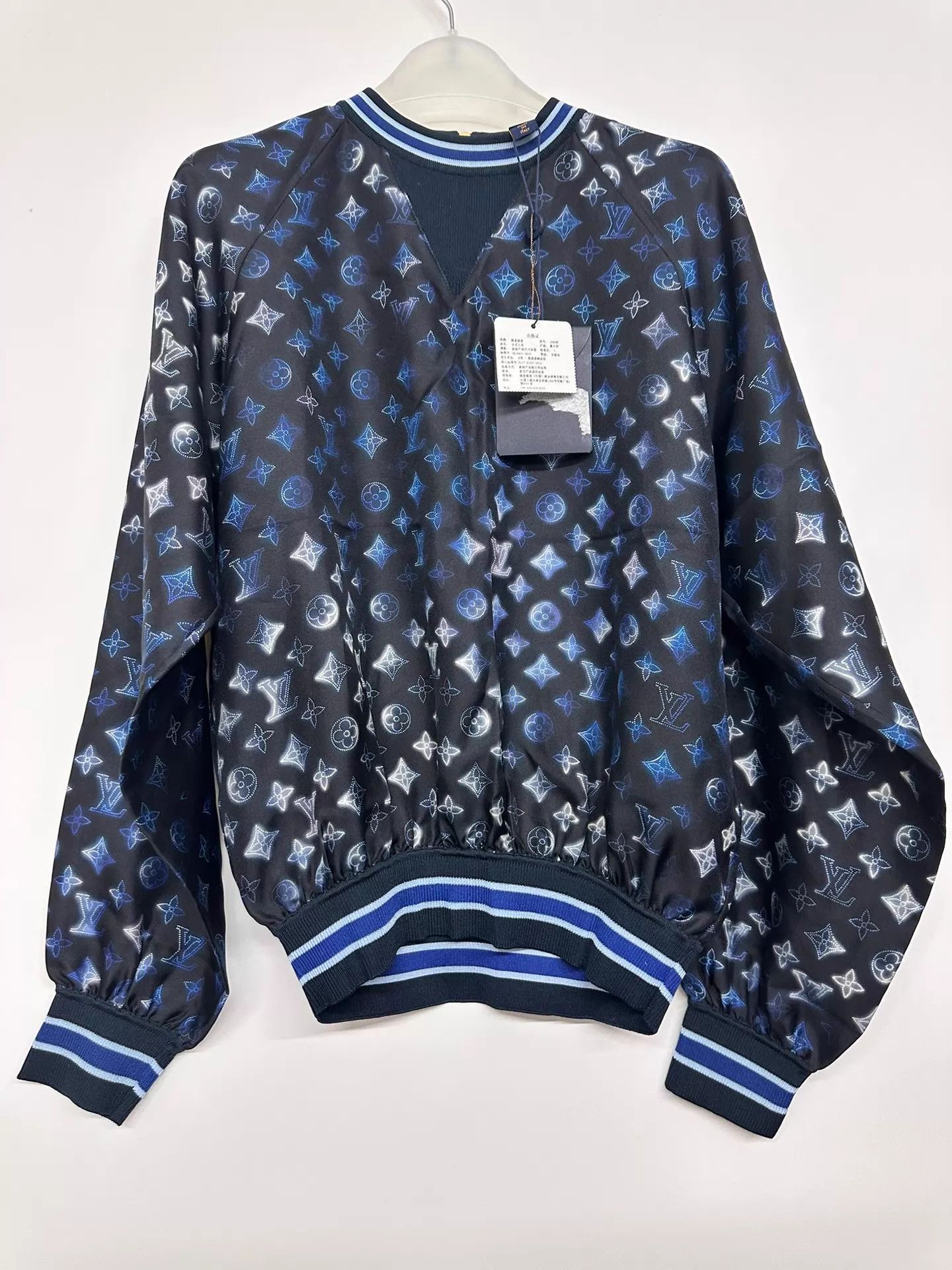 Louis Vuitton Louis Vuitton allover top women's XS new with tags Size XS / US 0-2 / IT 36-38 - 1 Thumbnail