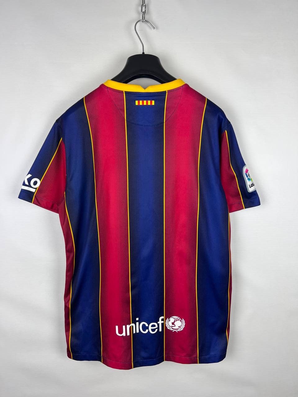 Nike Barcelona Nike 20210/21 jersey t-shirts size L Size US L / EU 52-54 / 3 - 2 Thumbnail