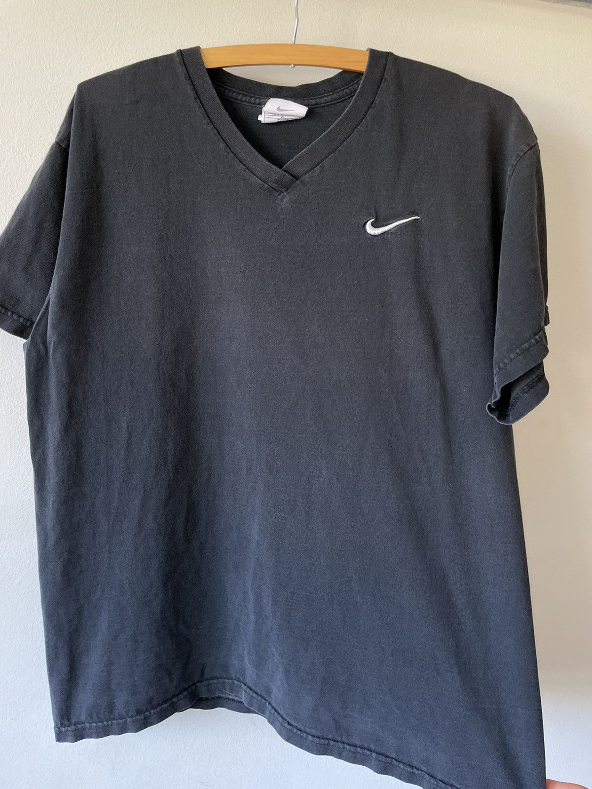 Vintage Vintage 90s Nike V-Neck Boxy tee Size US L / EU 52-54 / 3 - 6 Thumbnail