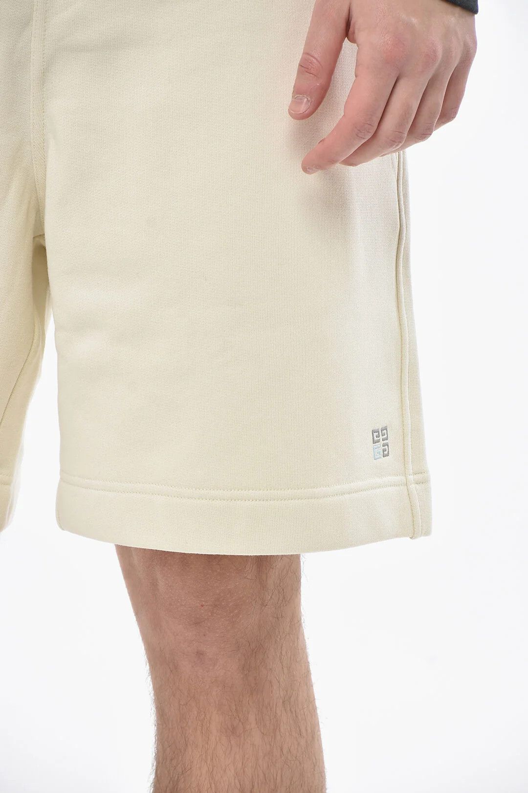 Givenchy og1mm0326 Brushed Cotton 3-Pocket Short in White Size US 32 / EU 48 - 3 Thumbnail