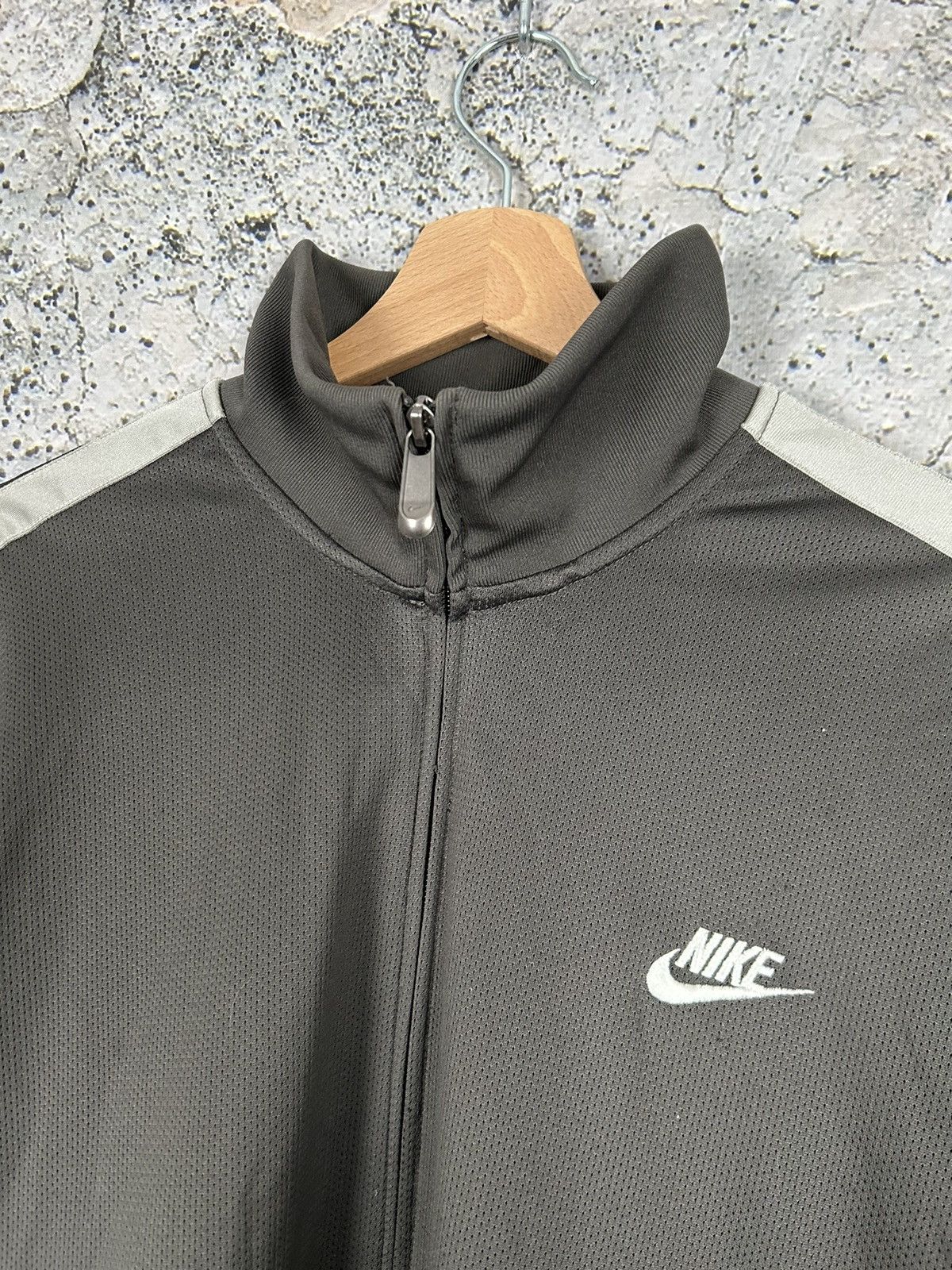 Nike Vintage Nike Sportswear Swoosh Sweatshirt Hype Retro Size US L / EU 52-54 / 3 - 3 Thumbnail