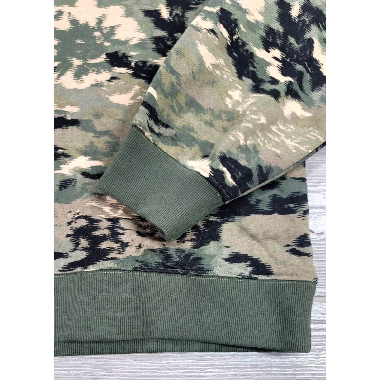 Wrangler Wrangler Casey Jones Workwear Hoodie Sweatshirt Camo Sz S Mens Long Sleeve Multicolor Logo Embroidered PullOver Pockets Size US S / EU 44-46 / 1 - 7 Thumbnail