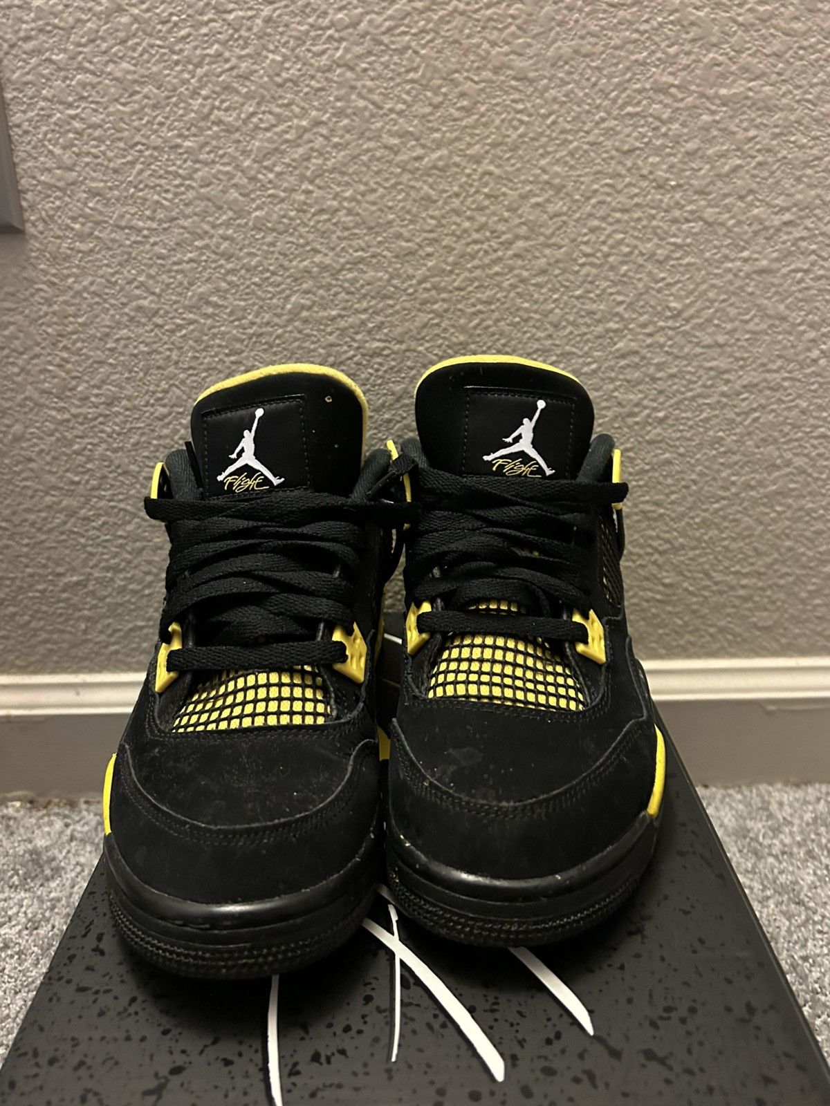 Jordan Brand Air Jordan 4 Retro ‘Thunder’ (2023) Size US 7 / EU 40 - 2 Thumbnail
