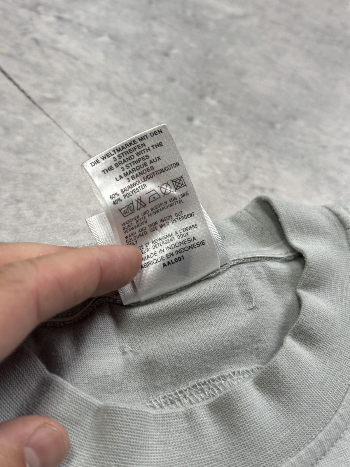 Adidas Adidas vintage Gradient logo 00s tee forever sport Size US M / EU 48-50 / 2 - 7 Thumbnail
