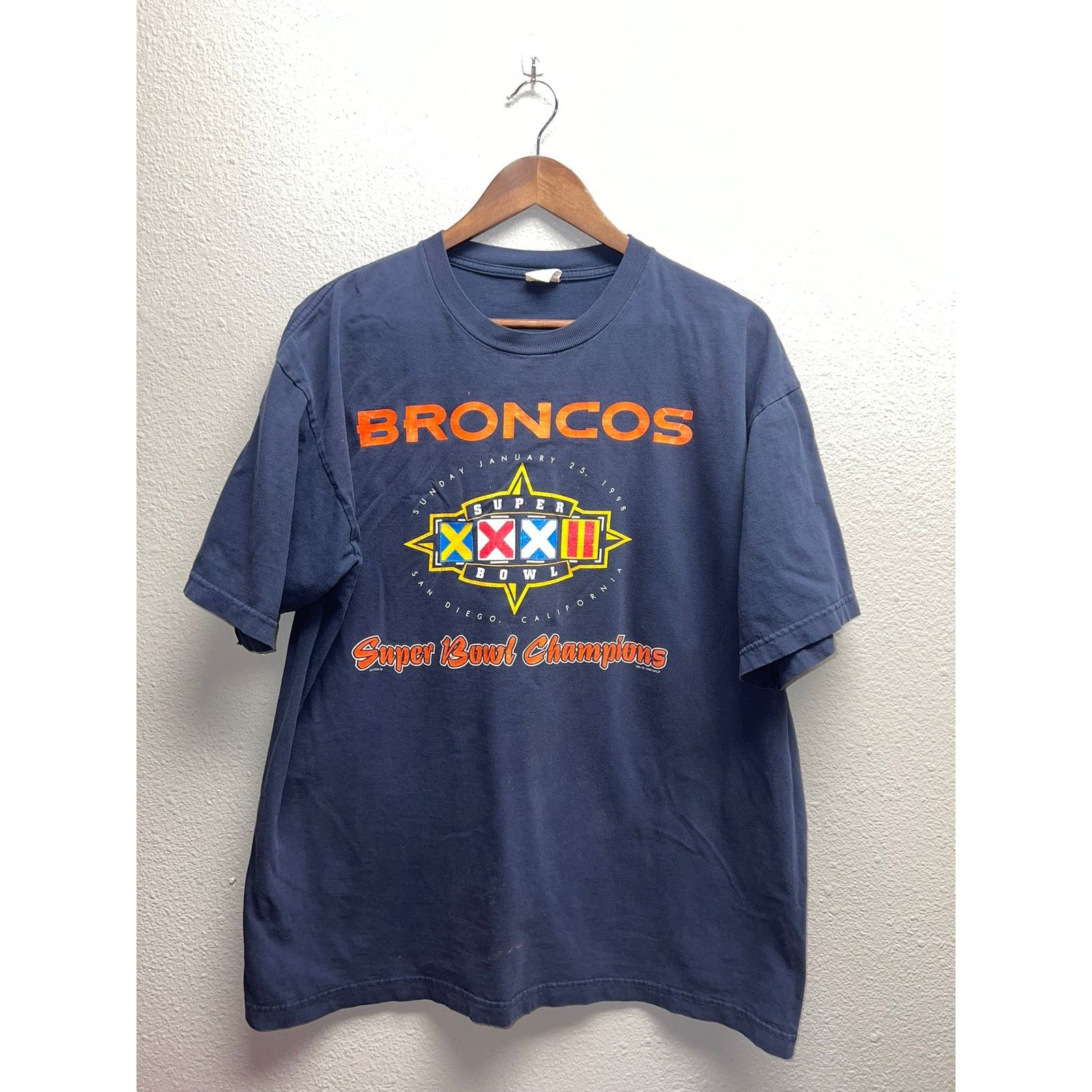 Vintage Vintage Denver Broncos Super Bowl Shirt Champions 32 VTG XL Size US XL / EU 56 / 4 - 1 Thumbnail