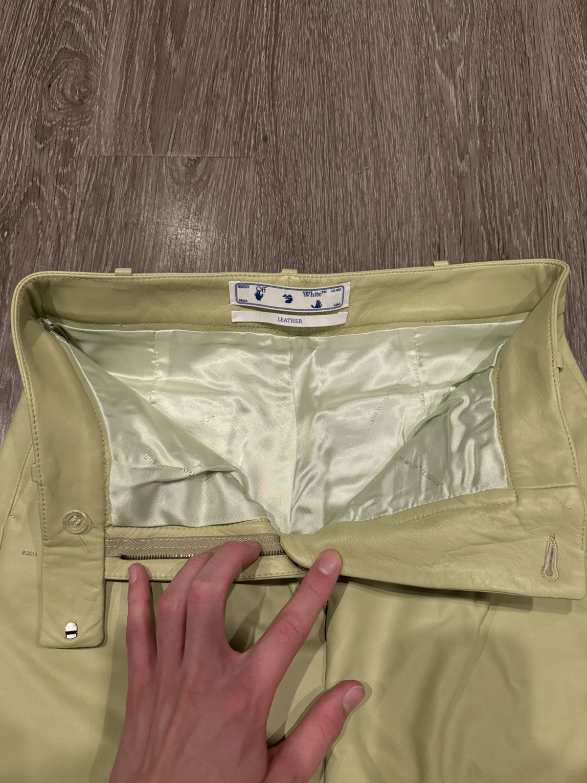 Off-White Off White 100% Leather Shorts Light Green 28-30 Size US 29 - 7 Thumbnail