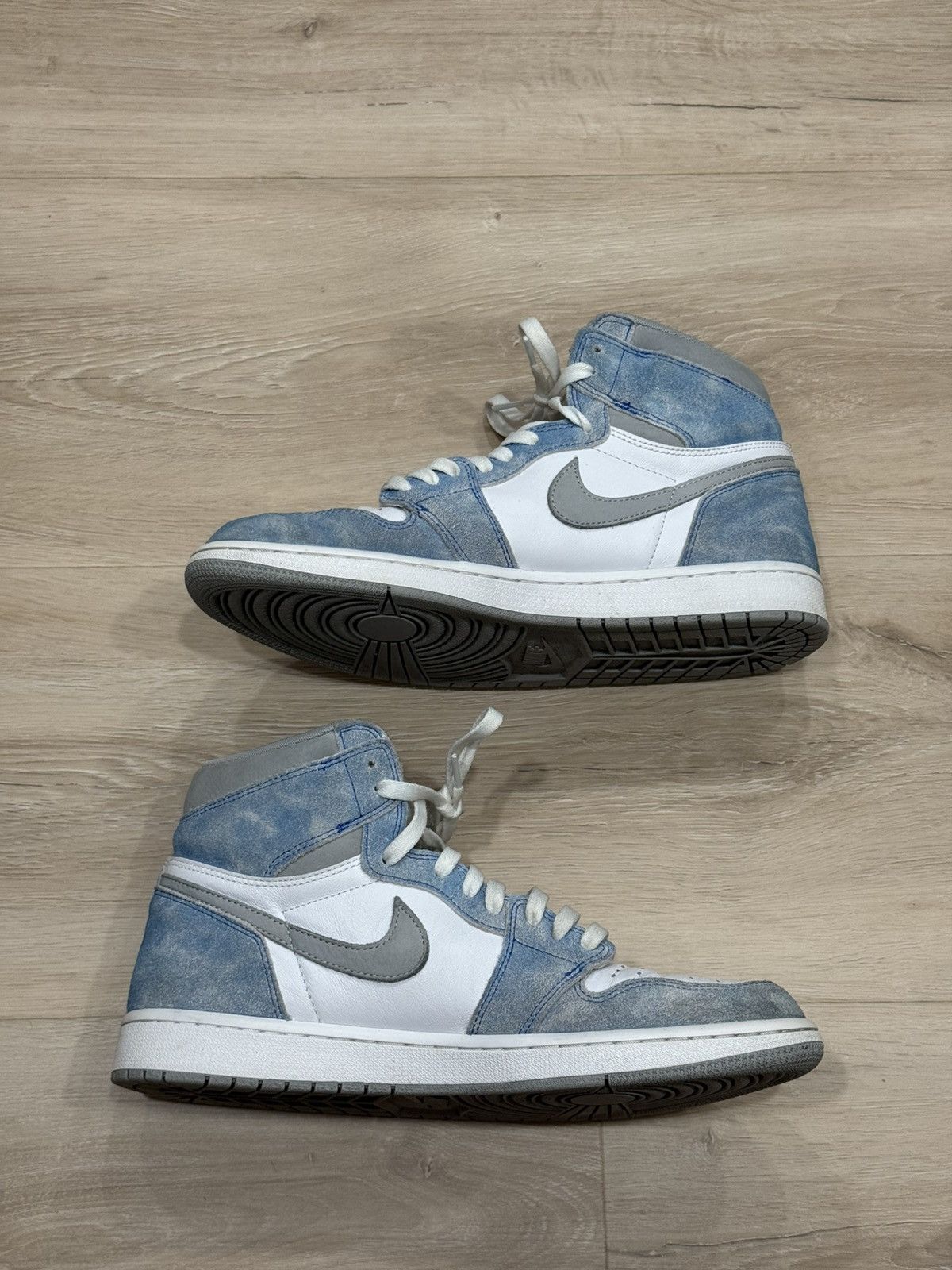 Jordan Brand Air Jordan 1 “Hyper Royal” Size US 12 / EU 45 - 8 Thumbnail