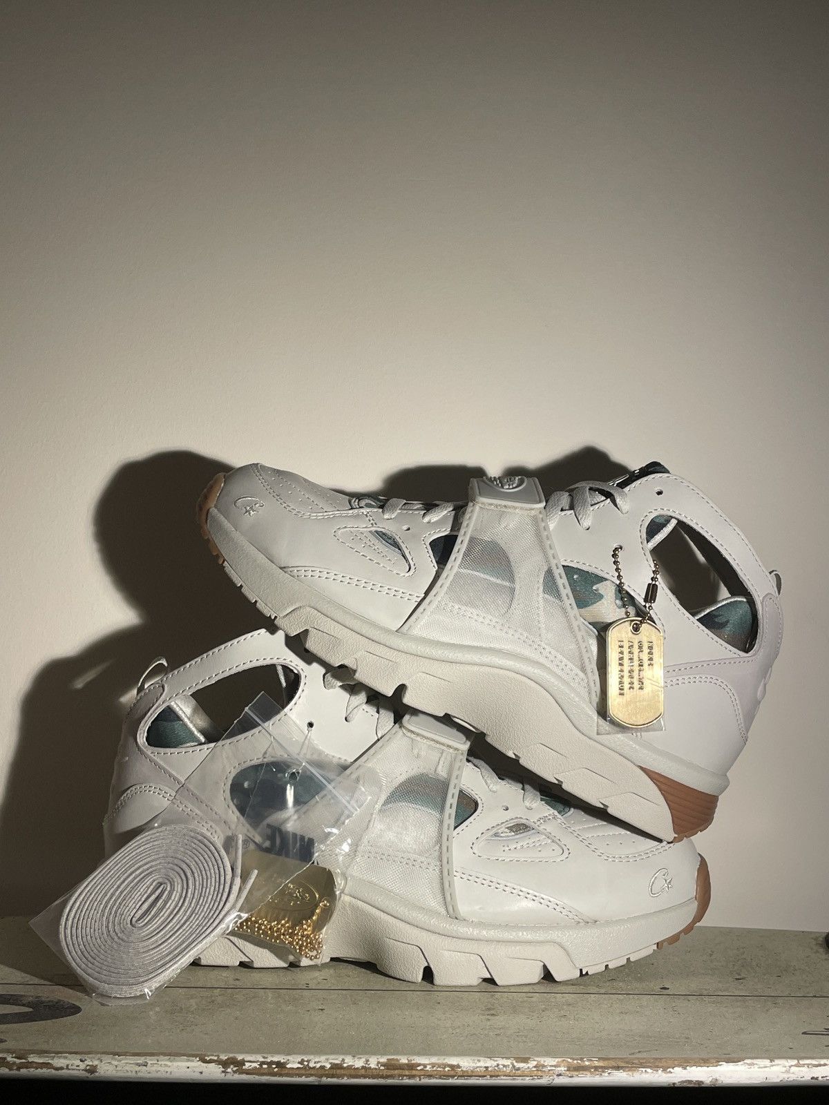 Corteiz × Nike Corteiz Nike Air Trainer Huarache Light Bone Size US 10 / EU 43 - 2 Thumbnail