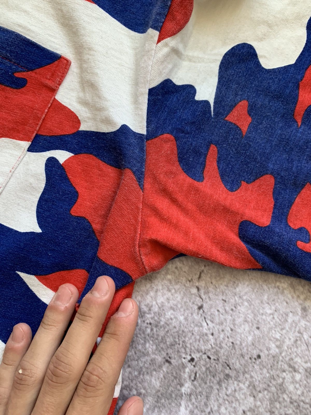 Supreme 🔥CRAZY SUPREME CAMO T-SHIRT TEE Size US M / EU 48-50 / 2 - 8 Thumbnail