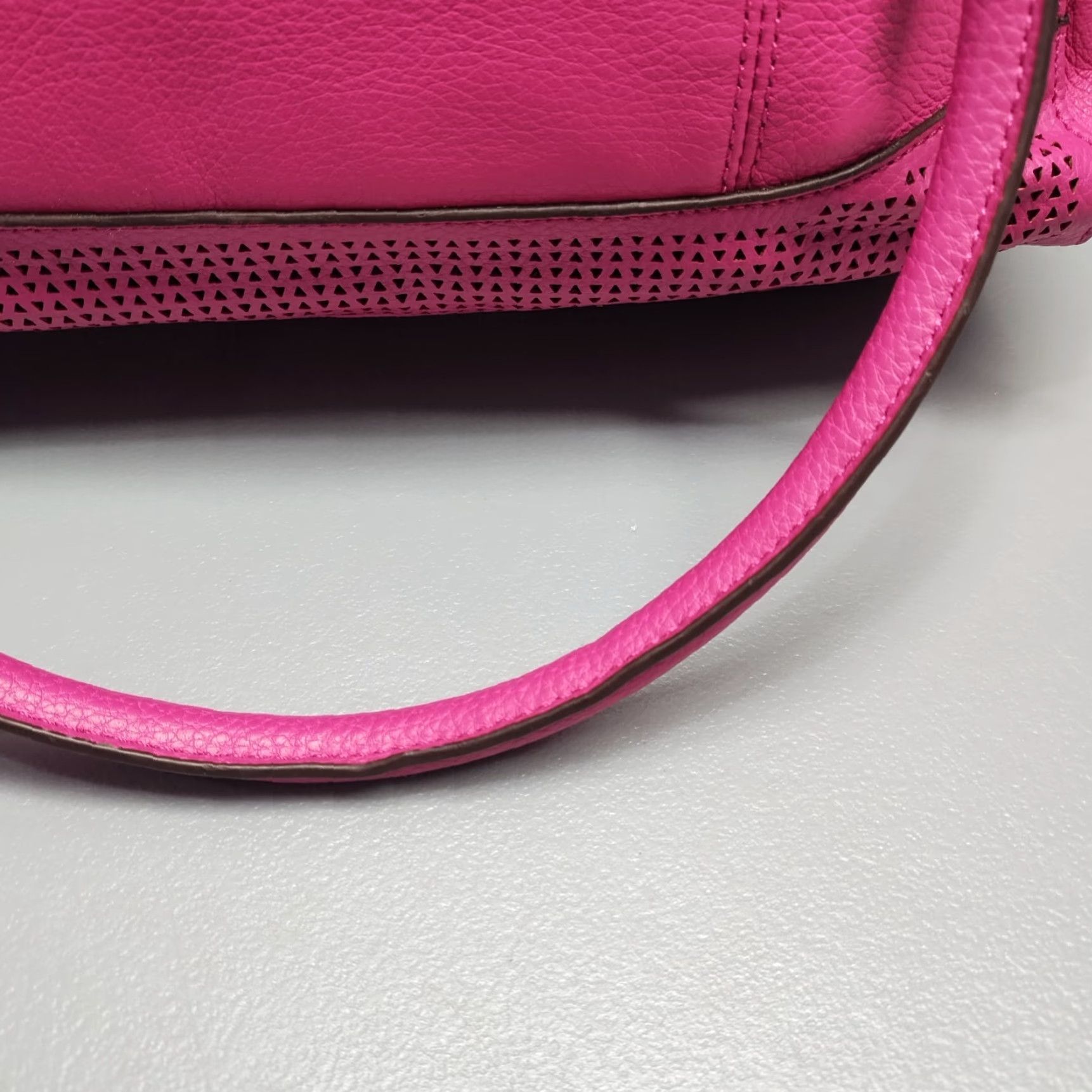Doublet VINTAGE Tignanello Shoulder Bag Women Pink Solid Pebbled Lined Double Handle Size ONE SIZE - 5 Thumbnail