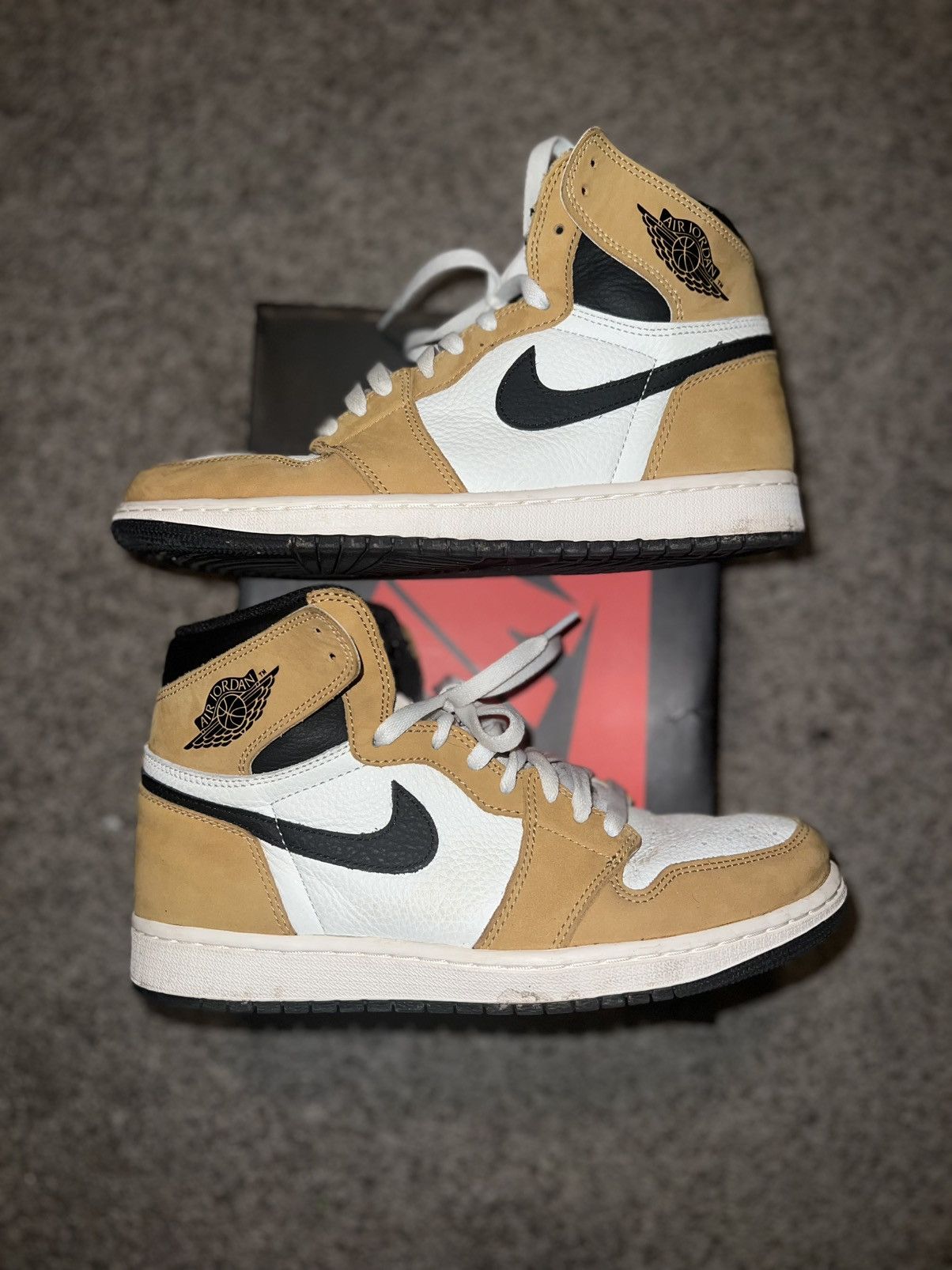 Nike Air Jordan 1 Retro Rookie of the Years Size US 9.5 / EU 42-43 - 1 Thumbnail