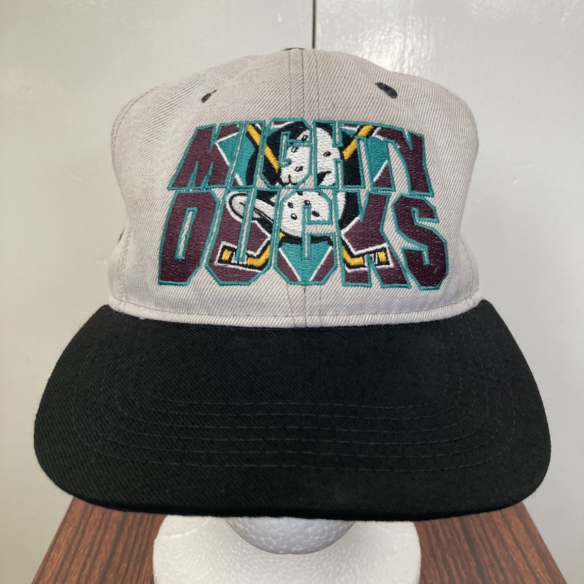 NHL × Vintage ANAHEIM MIGHTY DUCKS HAT CAP #1 APPAREL NHL HOCKEY VINTAGE Size ONE SIZE - 1 Thumbnail