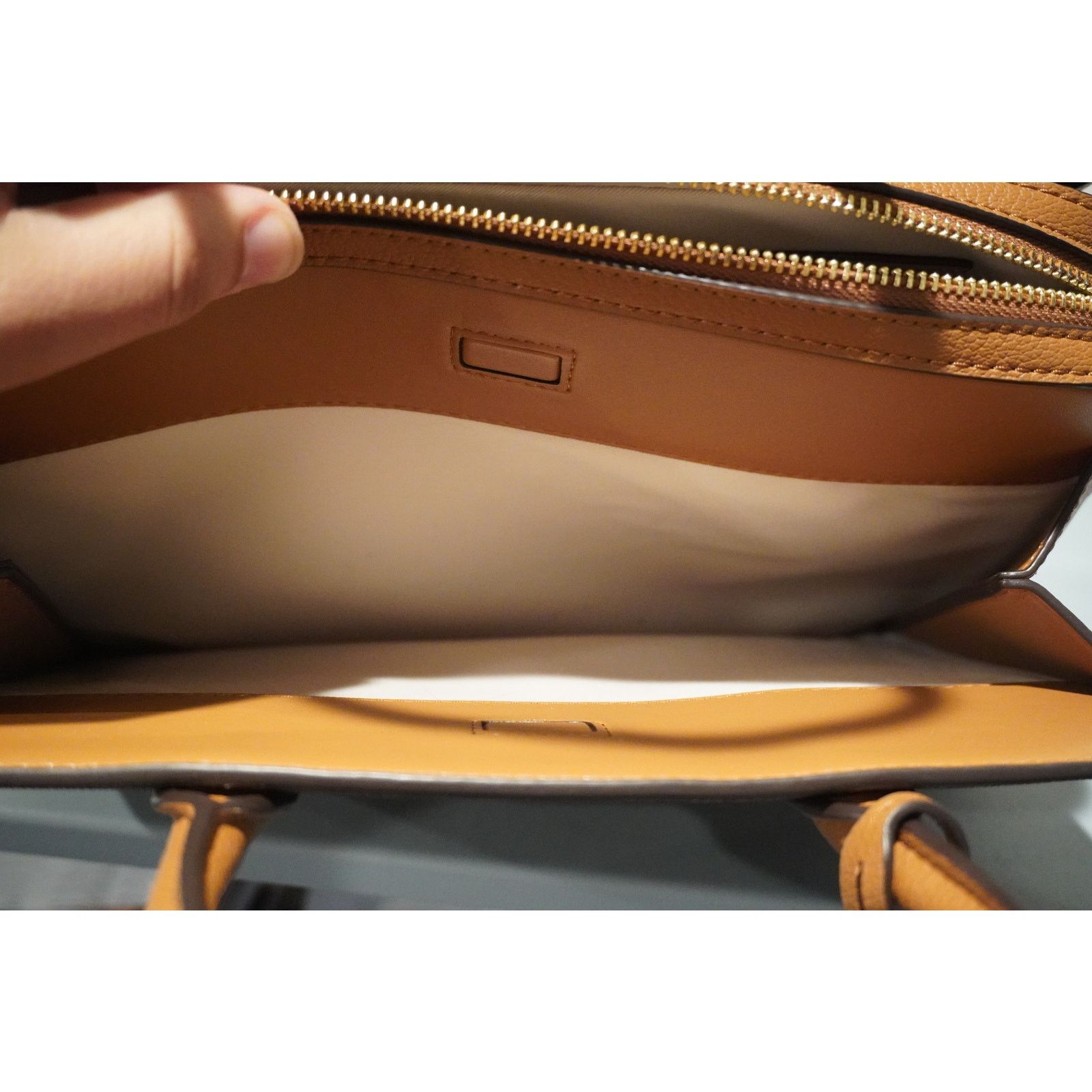 Michael Kors Michael Kors Laila Medium Signature Logo Satchel Brown Size ONE SIZE - 9 Thumbnail