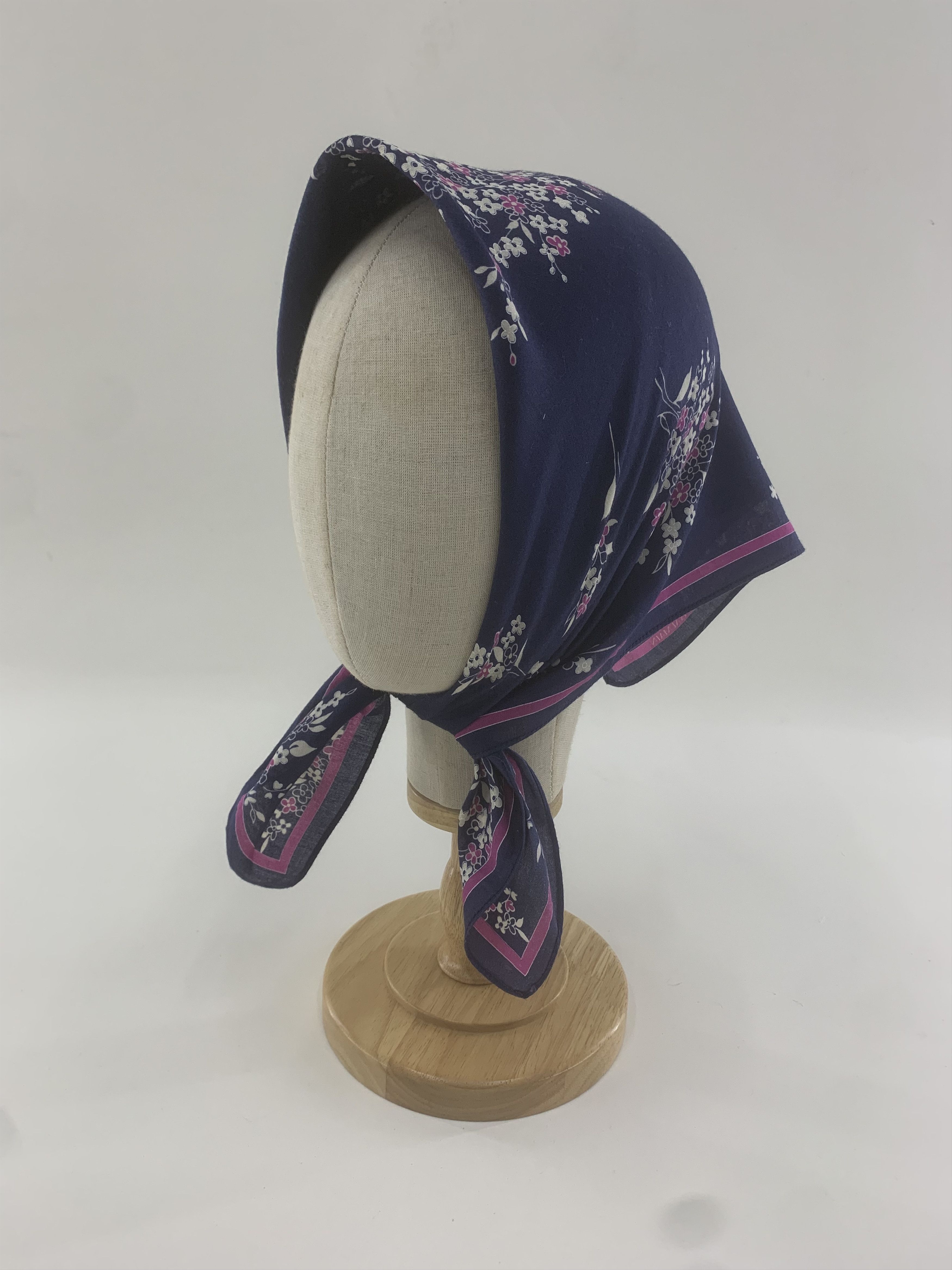 Pierre Balmain Pierre Balmain Handkerchief Bandana Neckerchief TB3459 Size ONE SIZE - 1 Thumbnail