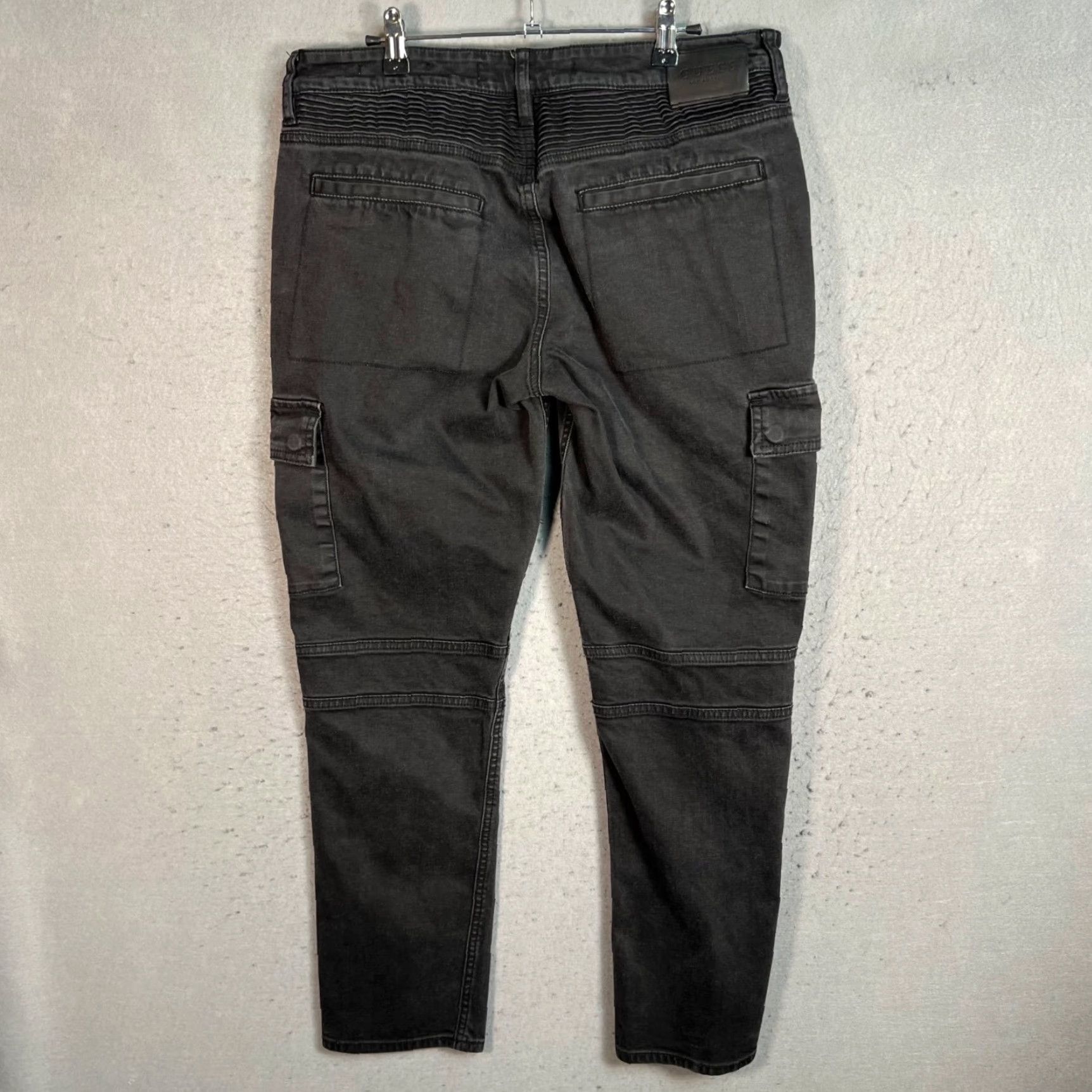 Guess GUESS Jeans Slim Tapered Mens 34 Black Cotton Denim 5-Pocket Style Regular Waist Inseam 27 Size US 34 / EU 50 - 2 Thumbnail