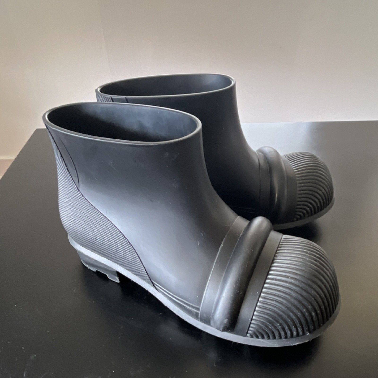 Loewe Loewe Black Rubber Ankle Rain Boots Size US 9 / EU 42 - 2 Thumbnail