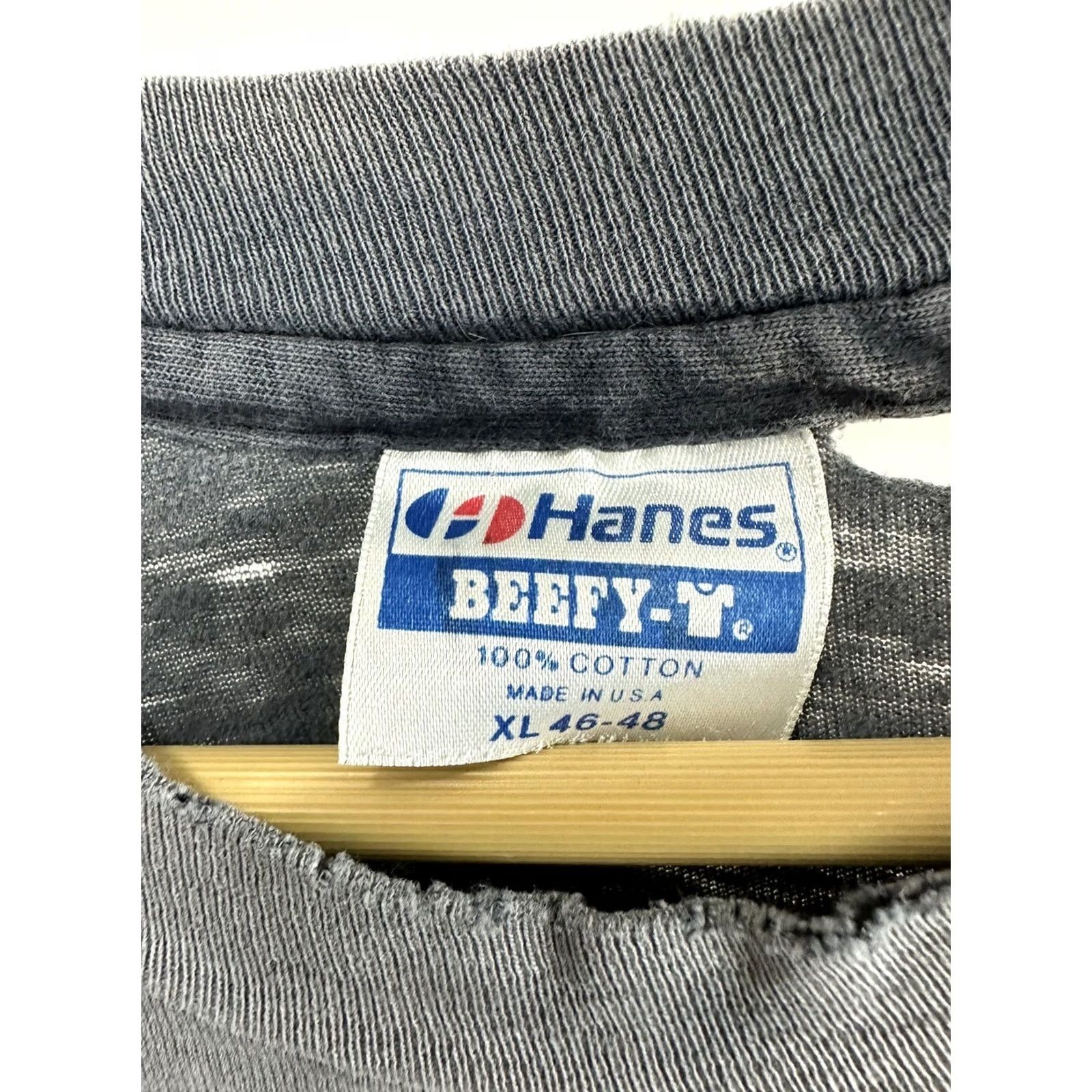 Hanes VINTAGE Ancient Hawaiian Canoe Man Gradient Sun Faded Streak Worn WIP T-Shirt XL Mens Size US XL / EU 56 / 4 - 3 Thumbnail