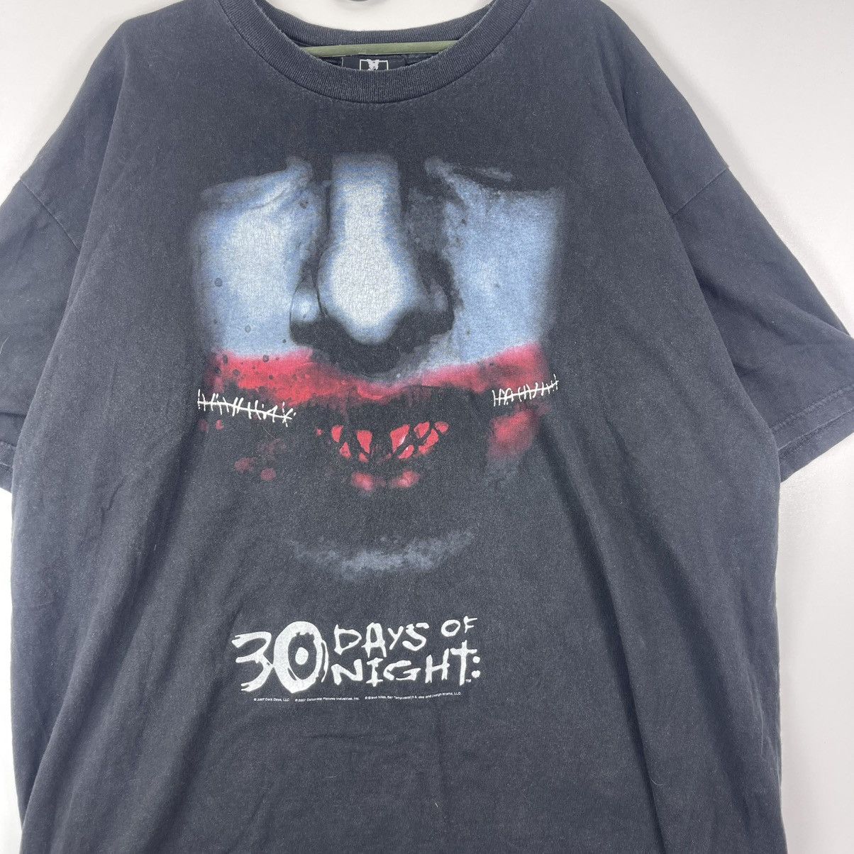 Vintage Rare Vintage Horror Movie 30 Days Of Night T-shirt 2007s Size US XXL / EU 58 / 5 - 2 Thumbnail