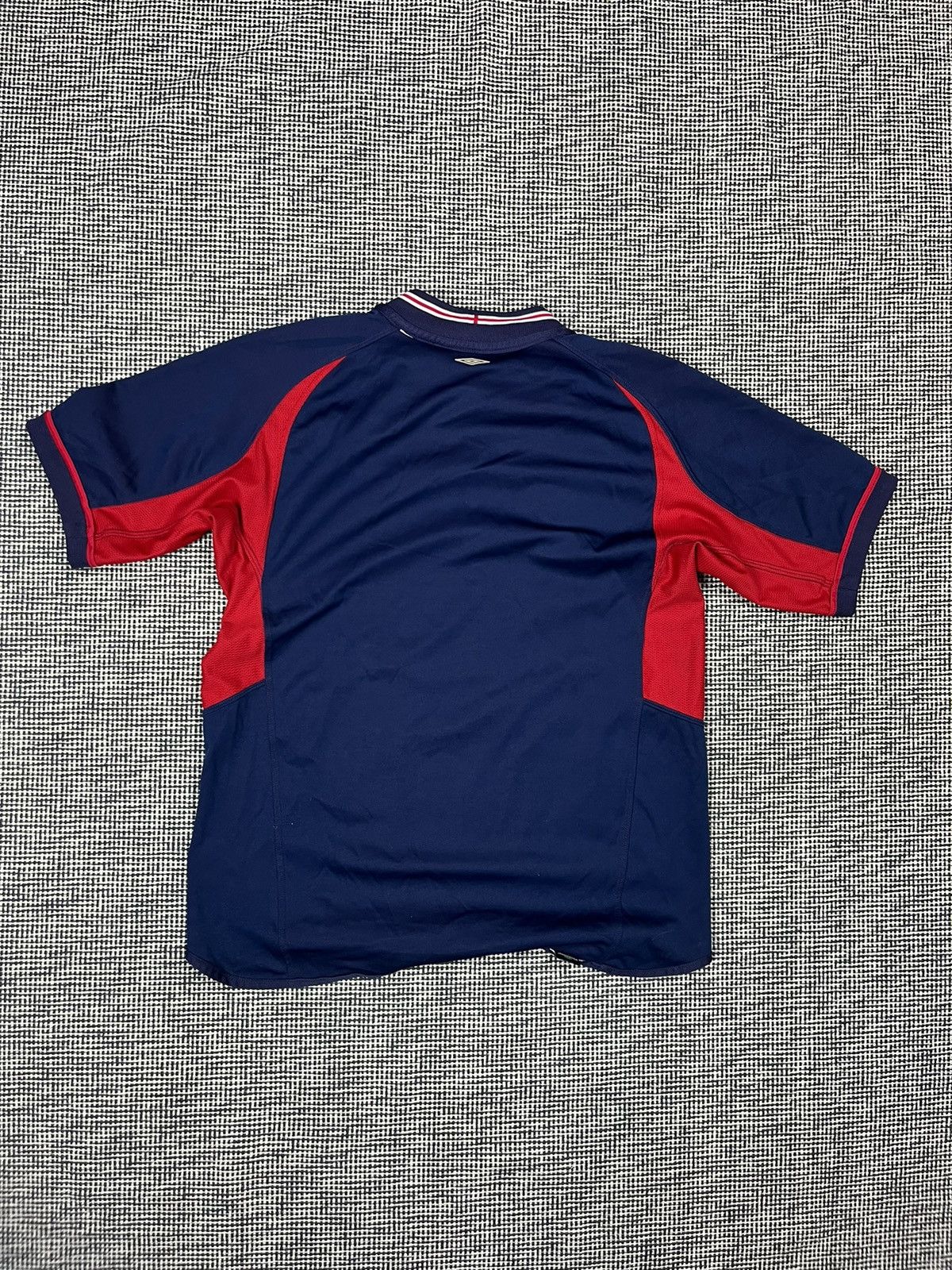Umbro 2004 reversible umbro England national team soccer jersey Size US L / EU 52-54 / 3 - 3 Thumbnail