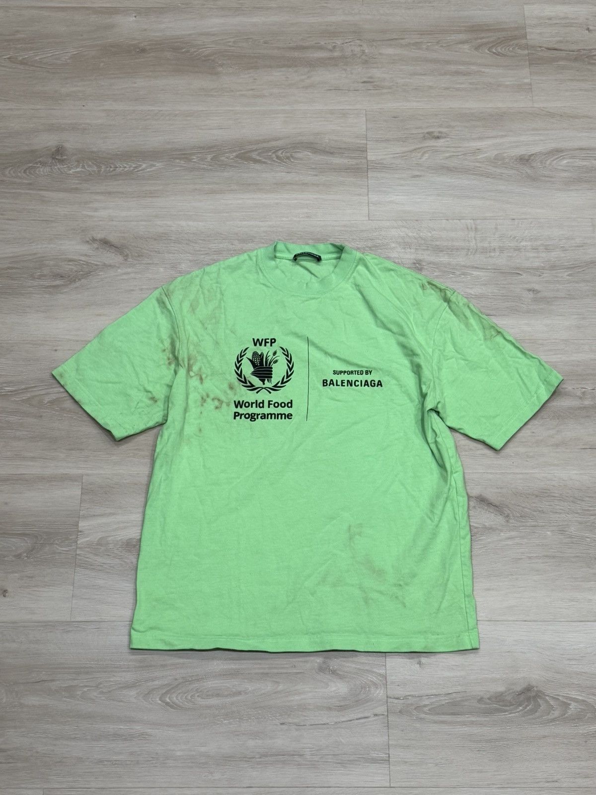 Balenciaga Balenciaga WFP World Food Programme Tee Size US M / EU 48-50 / 2 - 1 Thumbnail