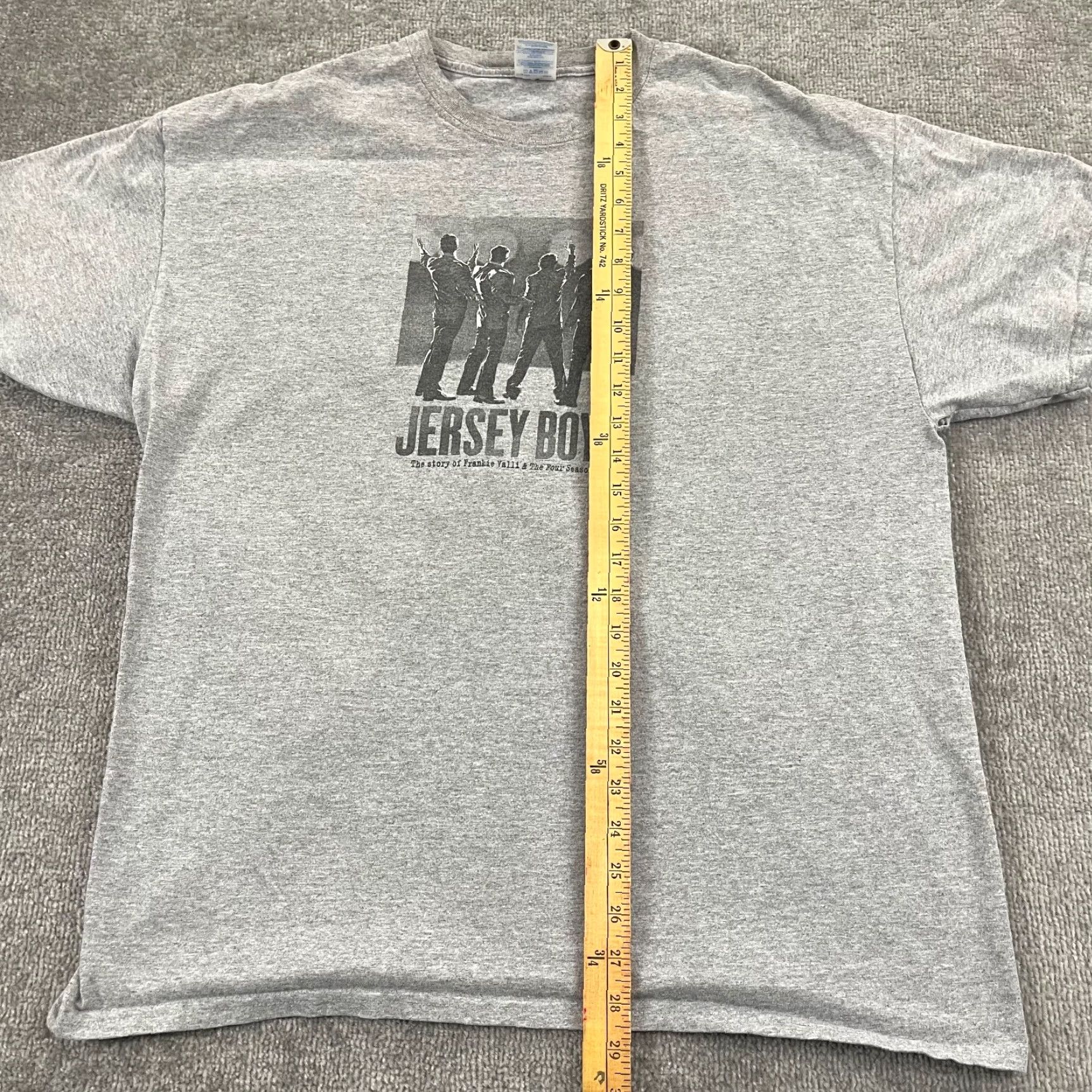 Gildan VINTAGE JERSEY BOYS Shirt Mens XL Gray Logo 2000s Y2K Frankie Valli Four Seasons Short Sleeve Crew Neck Mens Size US L / EU 52-54 / 3 - 4 Thumbnail