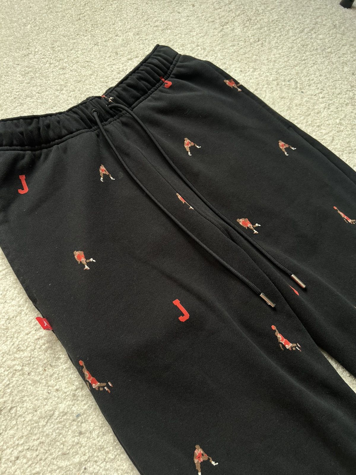 Jordan Brand × Nike Air Jordan Essential Statement Fleece Pants Size US 30 / EU 46 - 2 Thumbnail