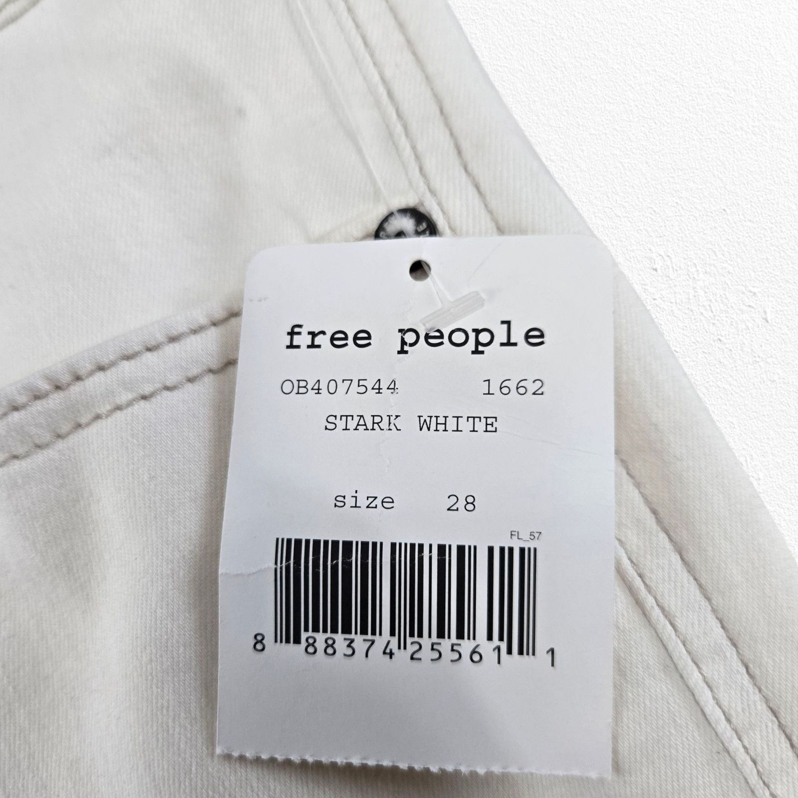 Free People Free People White Kick Flare Jeans Cropped Denim Size 28 Size 28" / US 6 / IT 42 - 6 Thumbnail