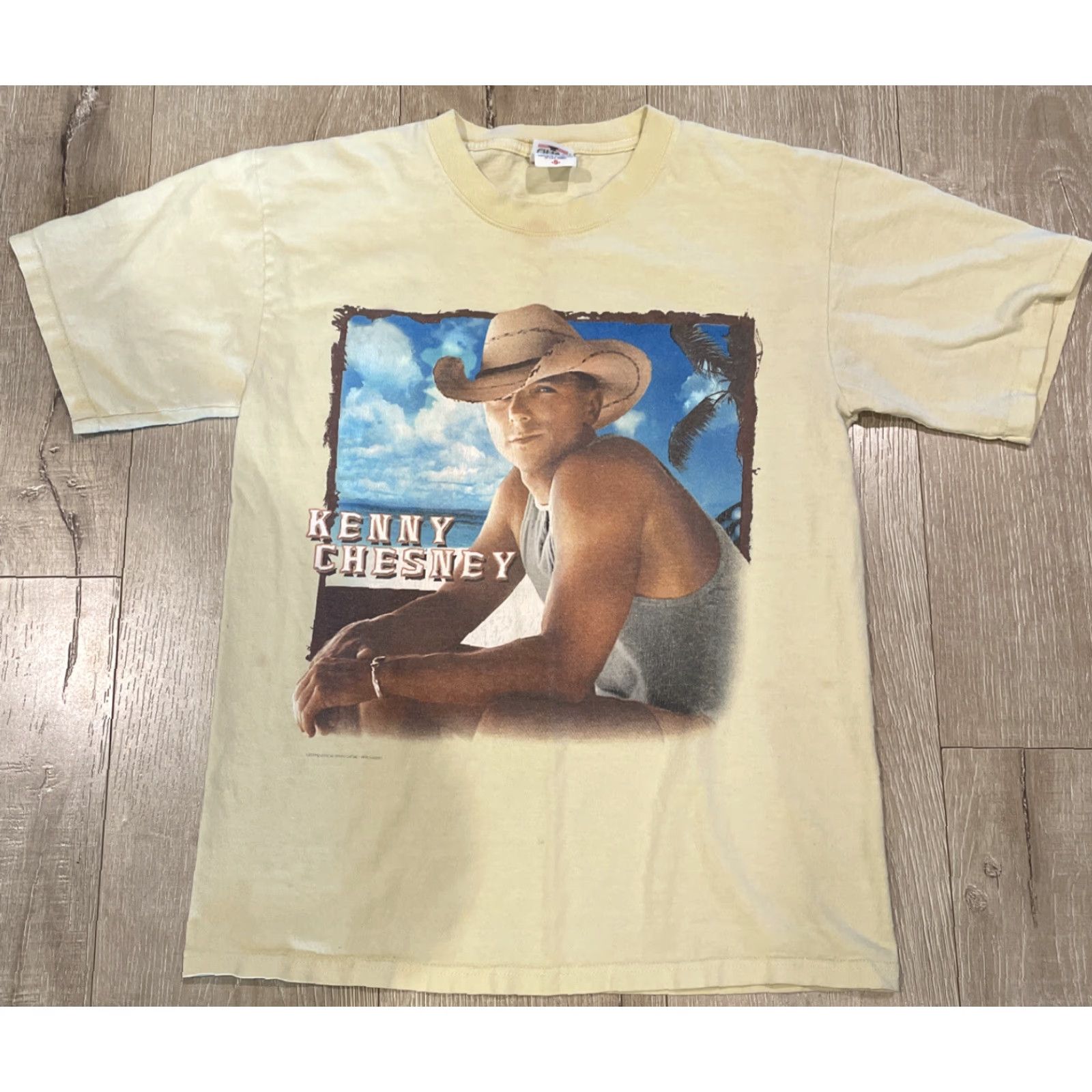 Anvil VINTAGE Kenny Chesney Concert Shirt 2004 Tour T-Shirt Men’s Small Yellow Crew Neck Short Sleeve 100% Cotton Graphic Print Music NS Size US S / EU 44-46 / 1 - 3 Thumbnail