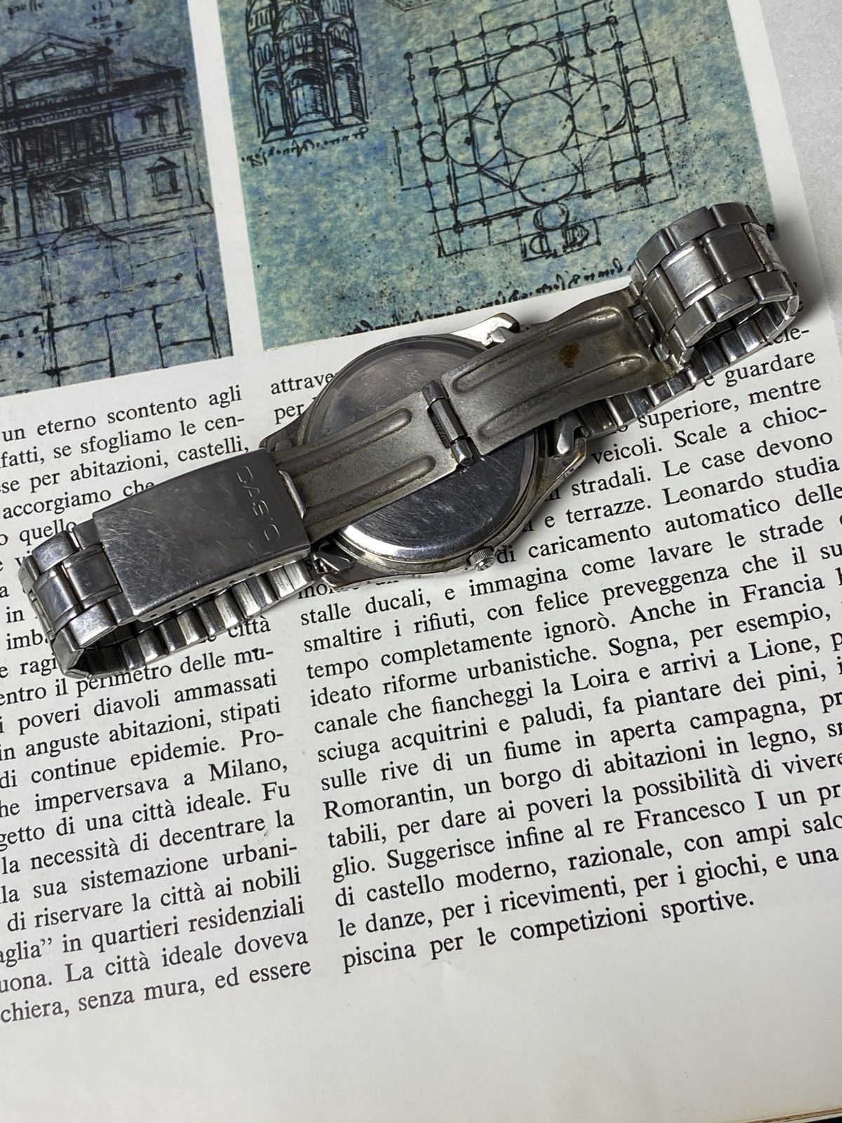 Casio Rare Vintage Casio MTP-1141 Classic Dress Watch - Works! Size ONE SIZE - 7 Thumbnail