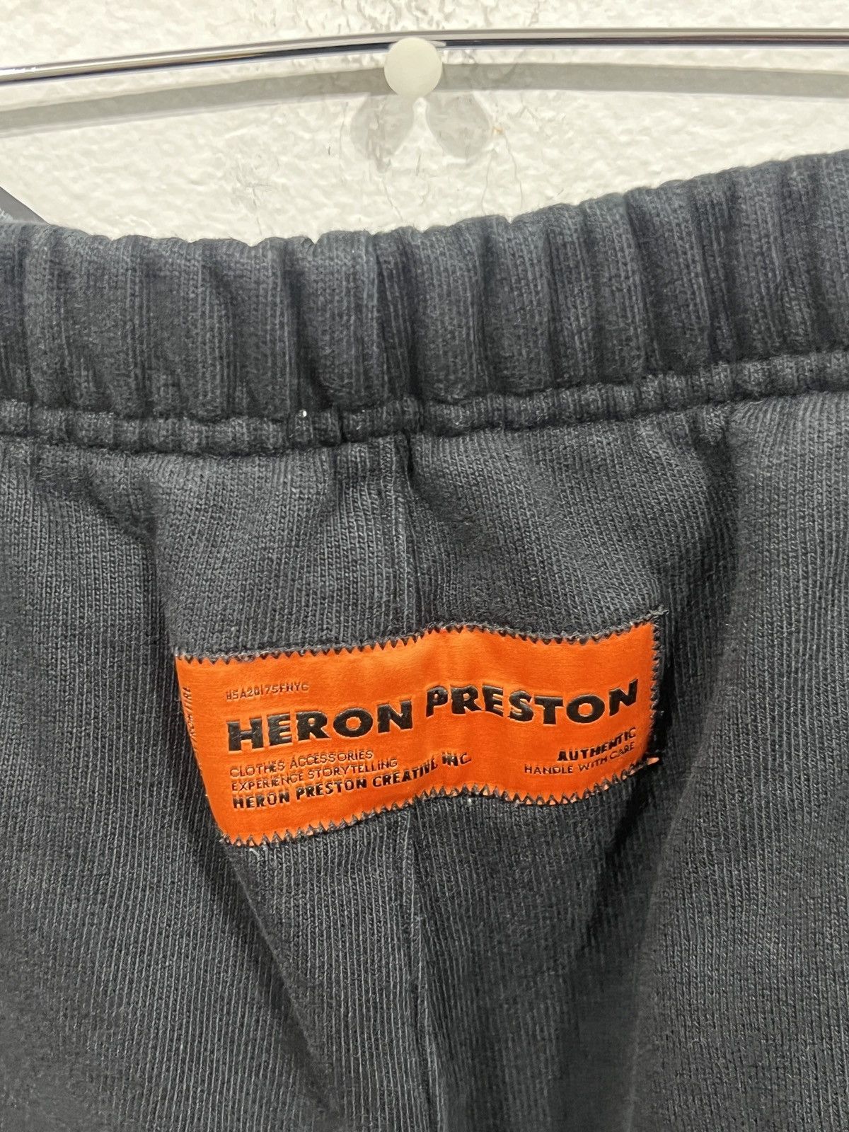 Heron Preston Heron Preston Flaming Skull Black Size US 32 / EU 48 - 4 Thumbnail
