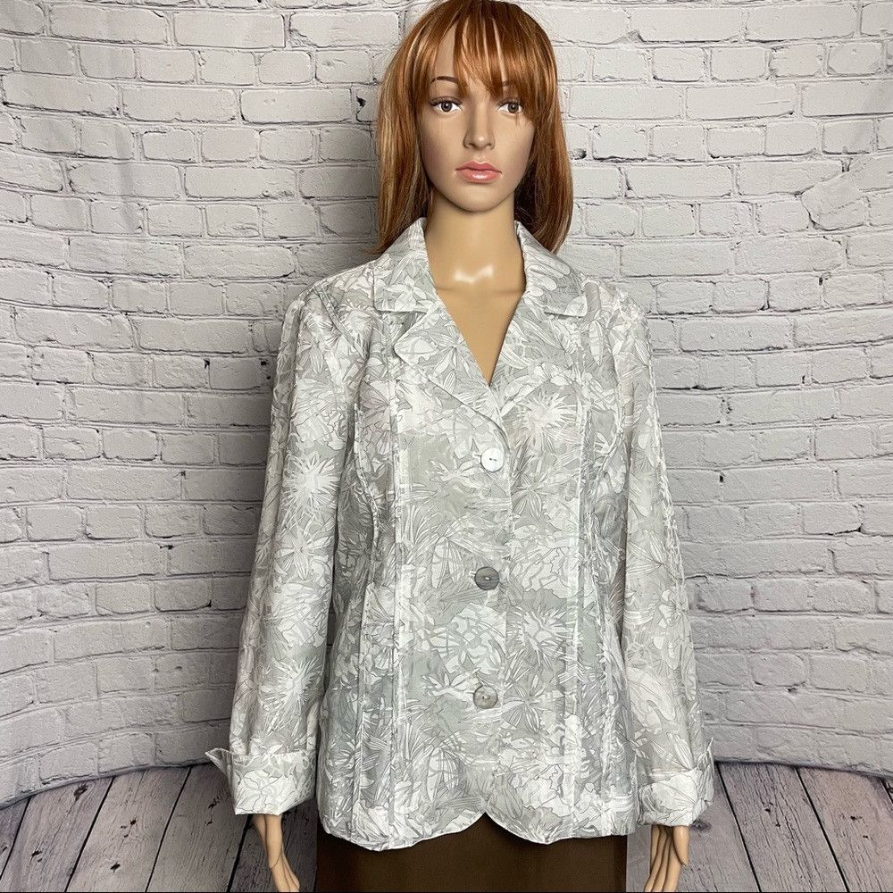 Chicos NWT New $99 Chico's Simple Sheer Saeran Grey Jacket Size 2 Size L / US 10 / IT 46 - 1 Thumbnail