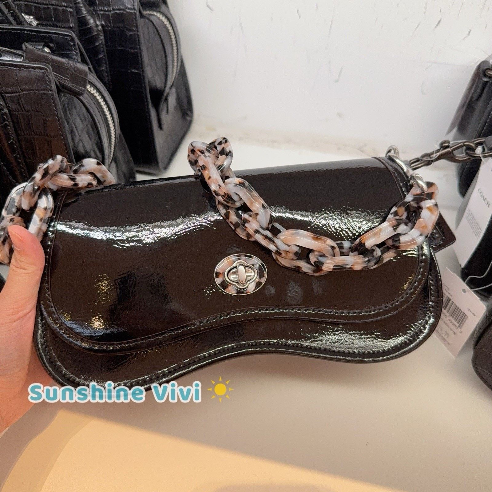 Coach NWT Coach Wavy Dinky Bag Patent Leather CQ056 Black Size ONE SIZE - 1 Thumbnail