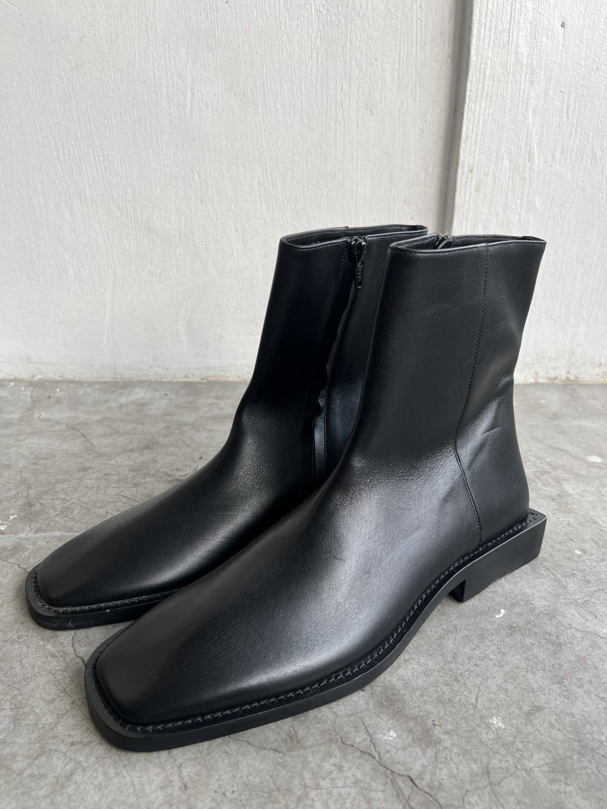 Balenciaga Balenciaga - Square Heel Logo Rim Ankle Boots Size US 6 / EU 39 - 2 Thumbnail