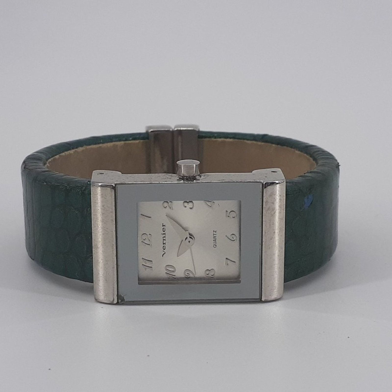 Vintage Vernier Women's Cuff Wristwatch Japan Movement Quartz #27830 Size ONE SIZE - 2 Thumbnail