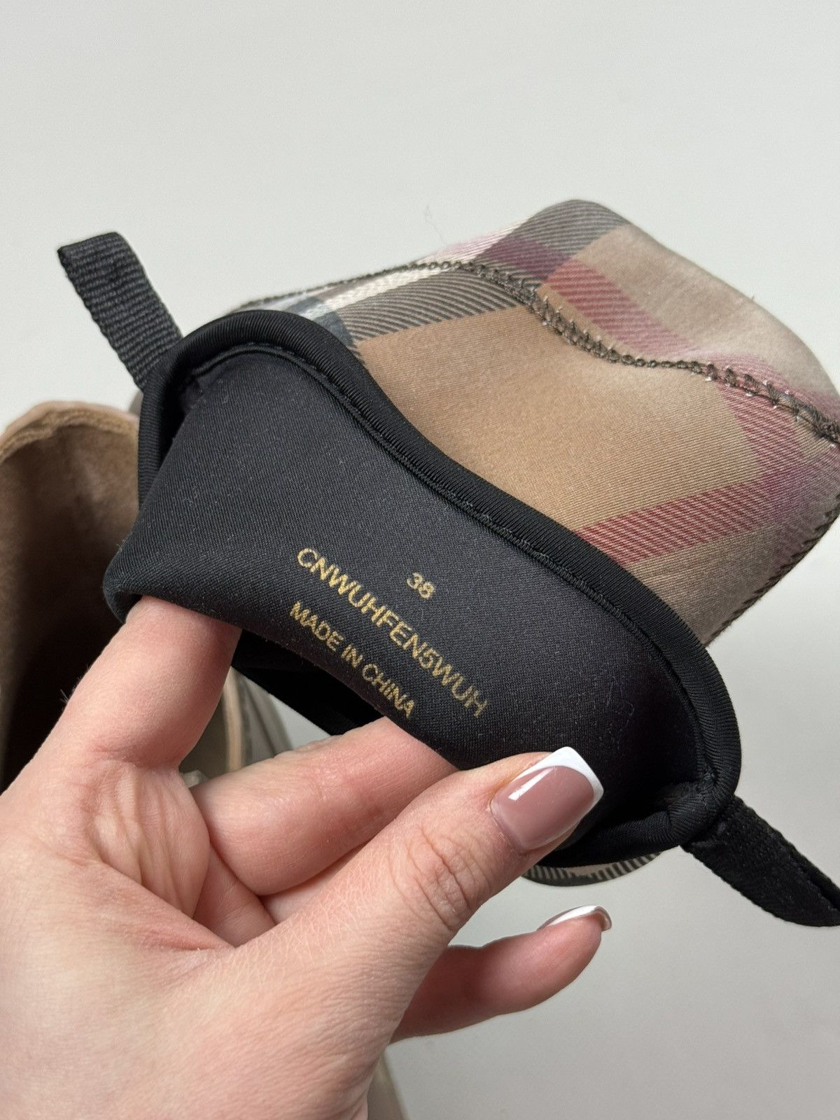 Burberry Burberry Ladies Check Plaid Rubber Rain Boots Shoes Size US 8 / IT 38 - 25 Thumbnail