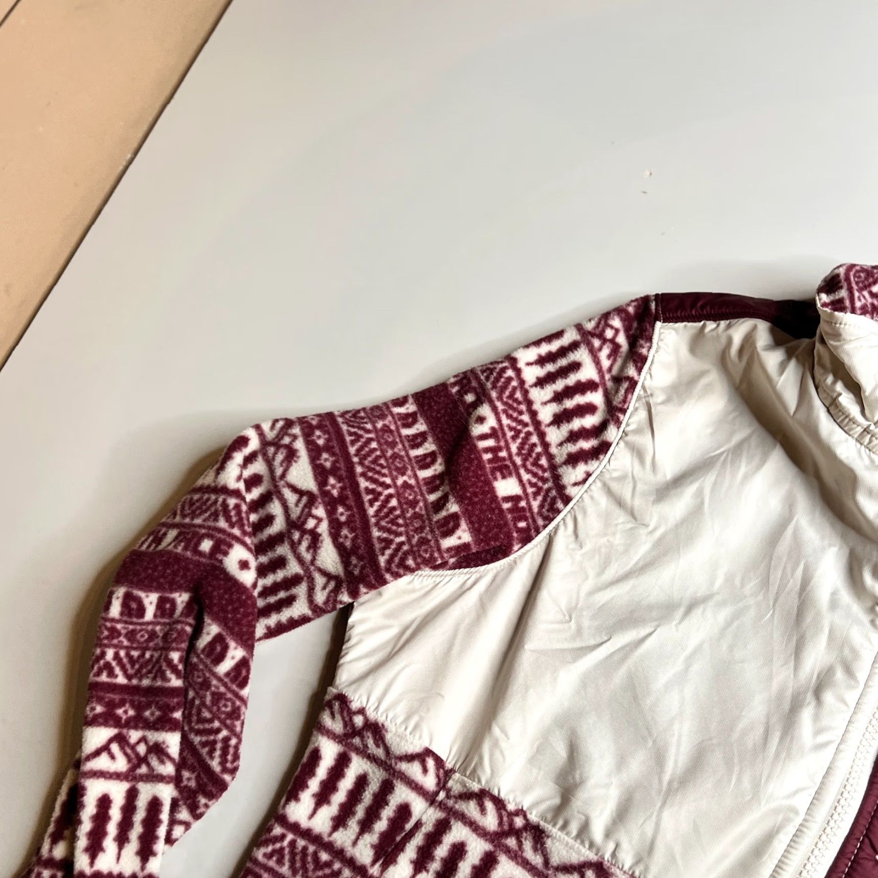 The North Face The North Face Womens Fleece Pullover Jacket Burgundy White Pattern L Regular Burgundy / White Patterned Fleece Jacket Size L / US 10 / IT 46 - 5 Thumbnail
