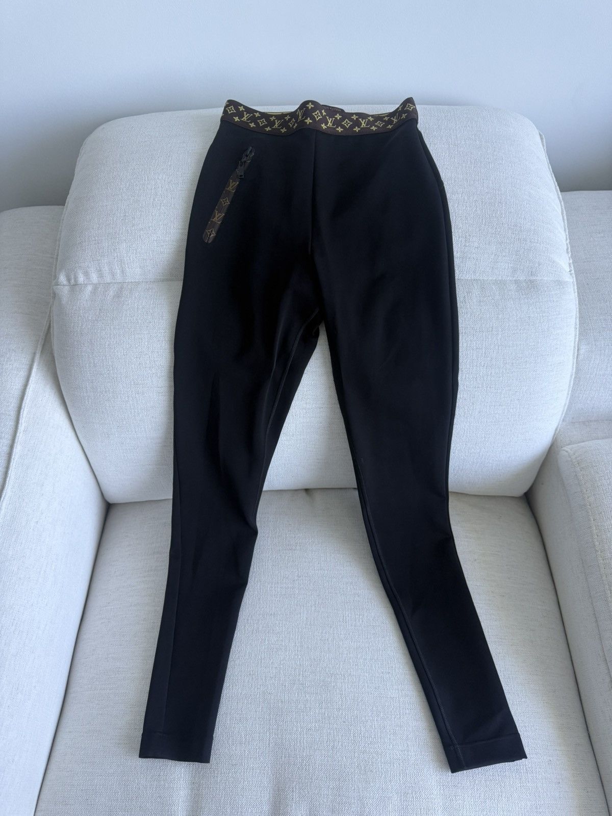 Louis Vuitton Louie Vuitton Size 34" / US 12 / IT 48 - 1 Thumbnail