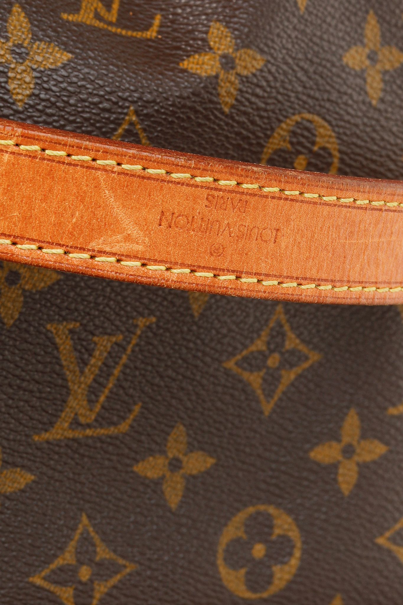 Louis Vuitton Louis Vuitton Petit Noe Monogram Canvas Bucket Bag Size ONE SIZE - 8 Thumbnail