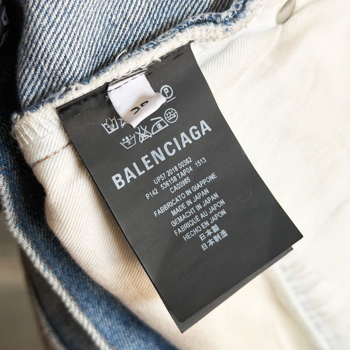 Balenciaga Balenciaga FW18 Thrashed Blowout Flared Bootcut Denim Size US 31 - 7 Thumbnail